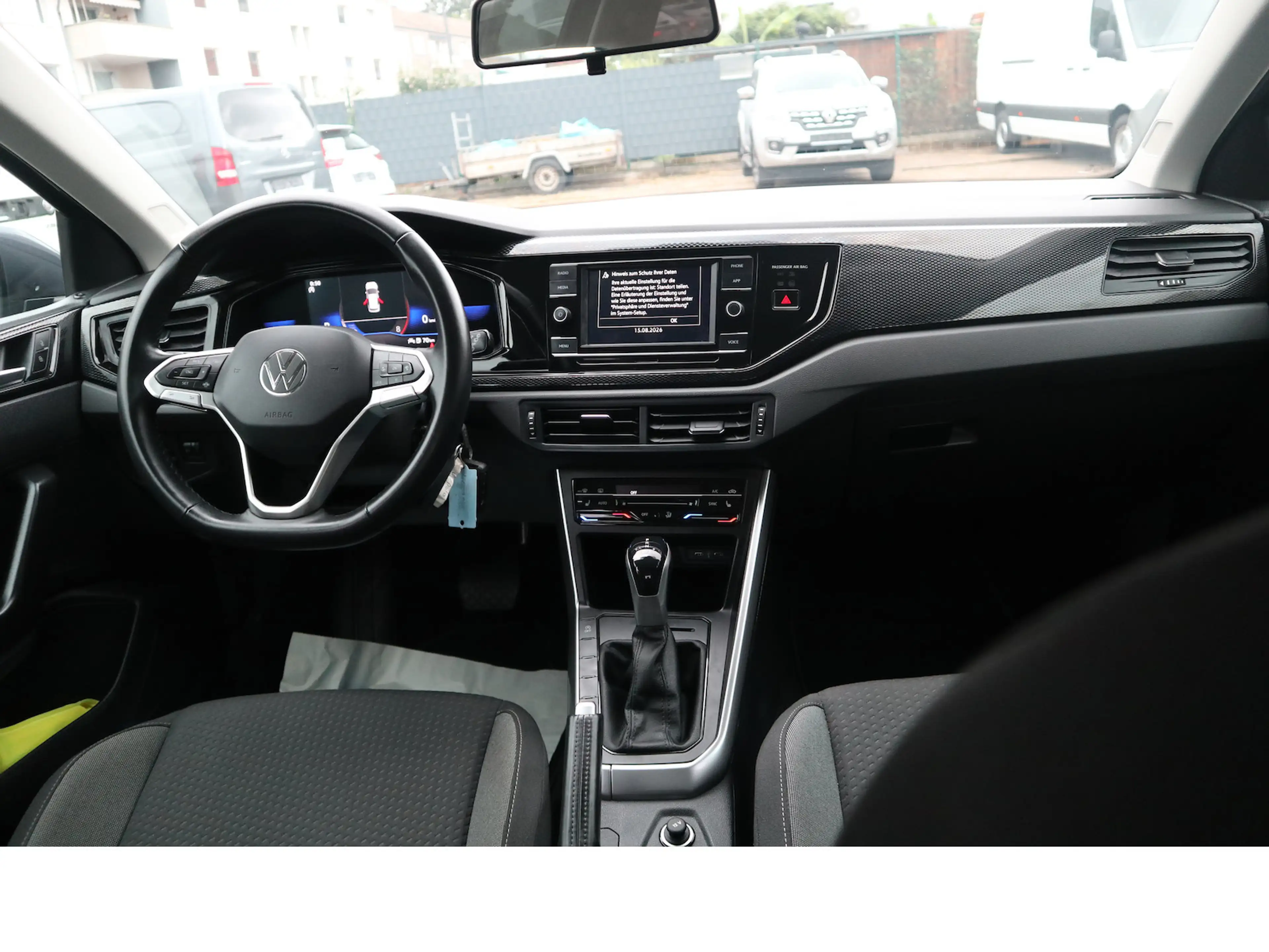 Volkswagen Polo Life Tempo SHZ Schekheftgepflegt — photo 13