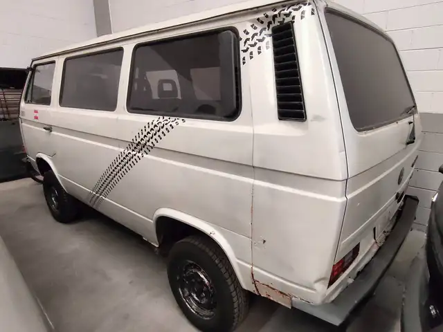 Volkswagen T3 Caravelle SYNCRO 4x4 1.6td jx 8posti FUNZIONANTE