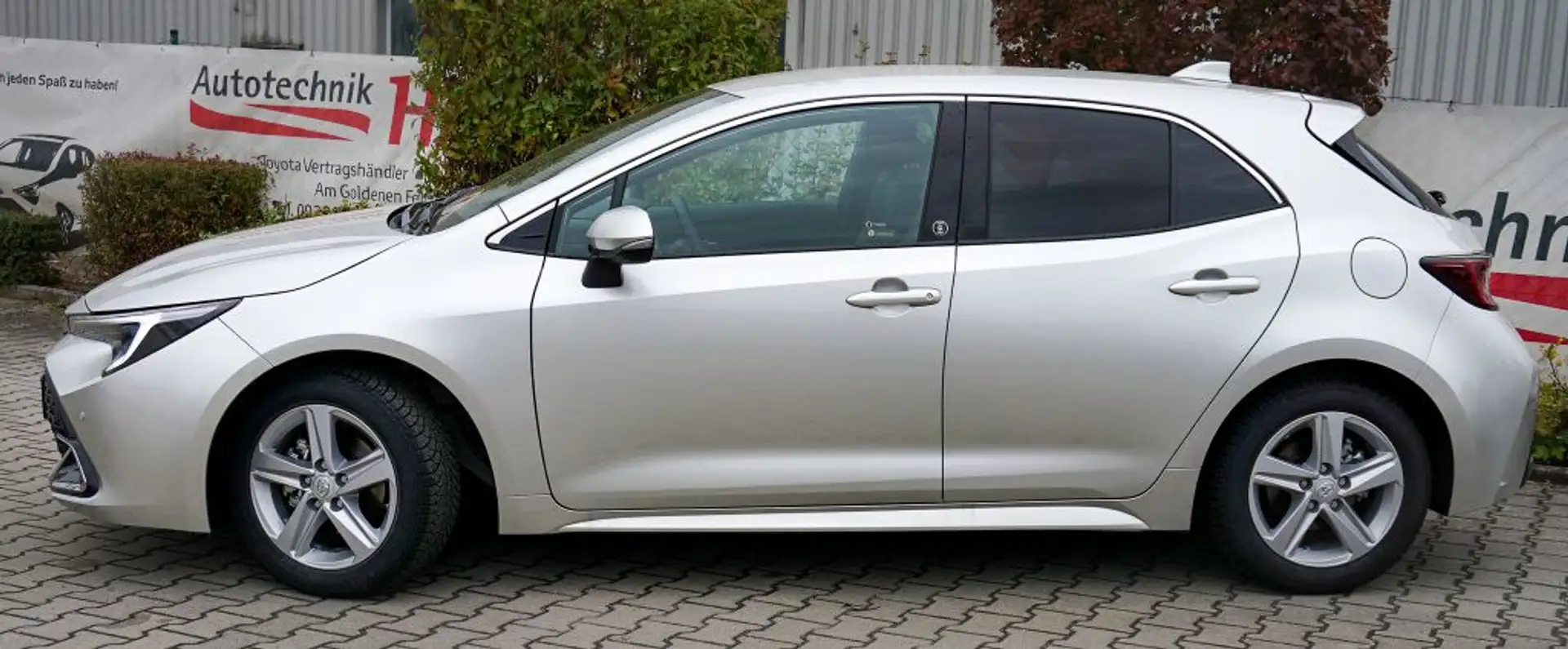 Toyota Corolla 1.8 Hybrid Team Deutschland - Technik-Paket Argintiu - 2