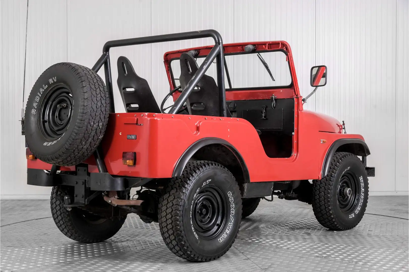Oldtimer Willys M38A1 Rot - 2