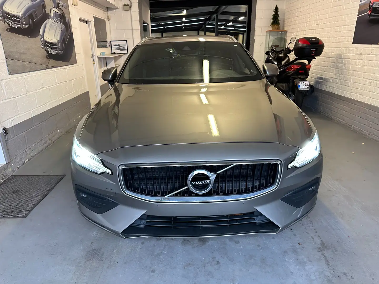 Volvo V60 V60 2.0 D3 Gris - 2