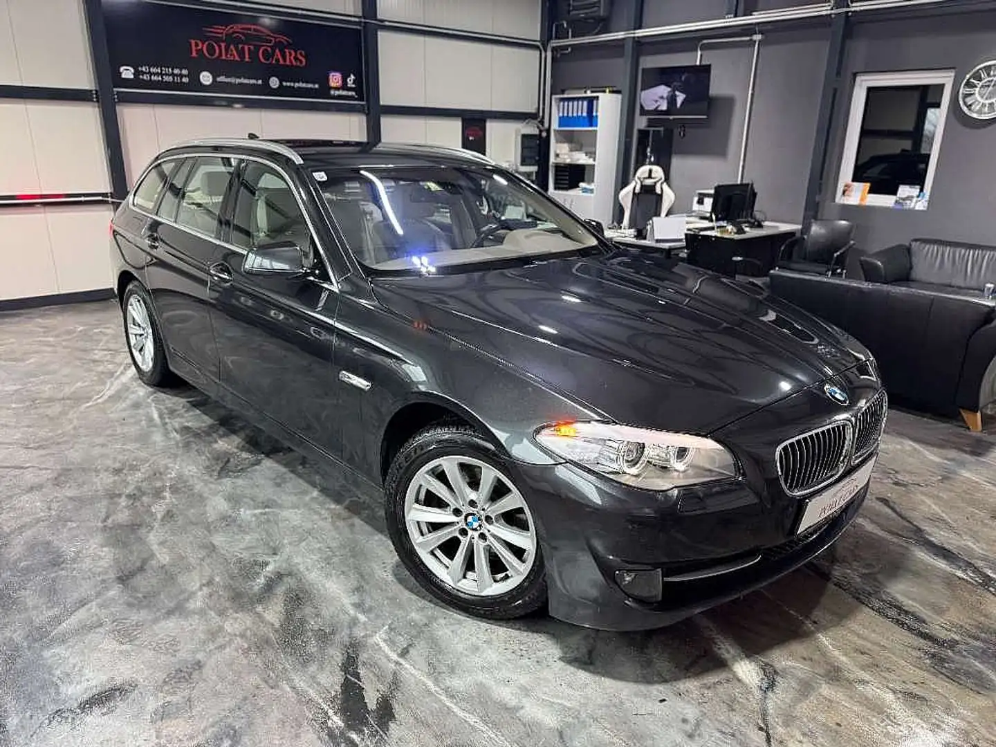 BMW 520 d Touring Österreich-Paket Aut. Grijs - 2