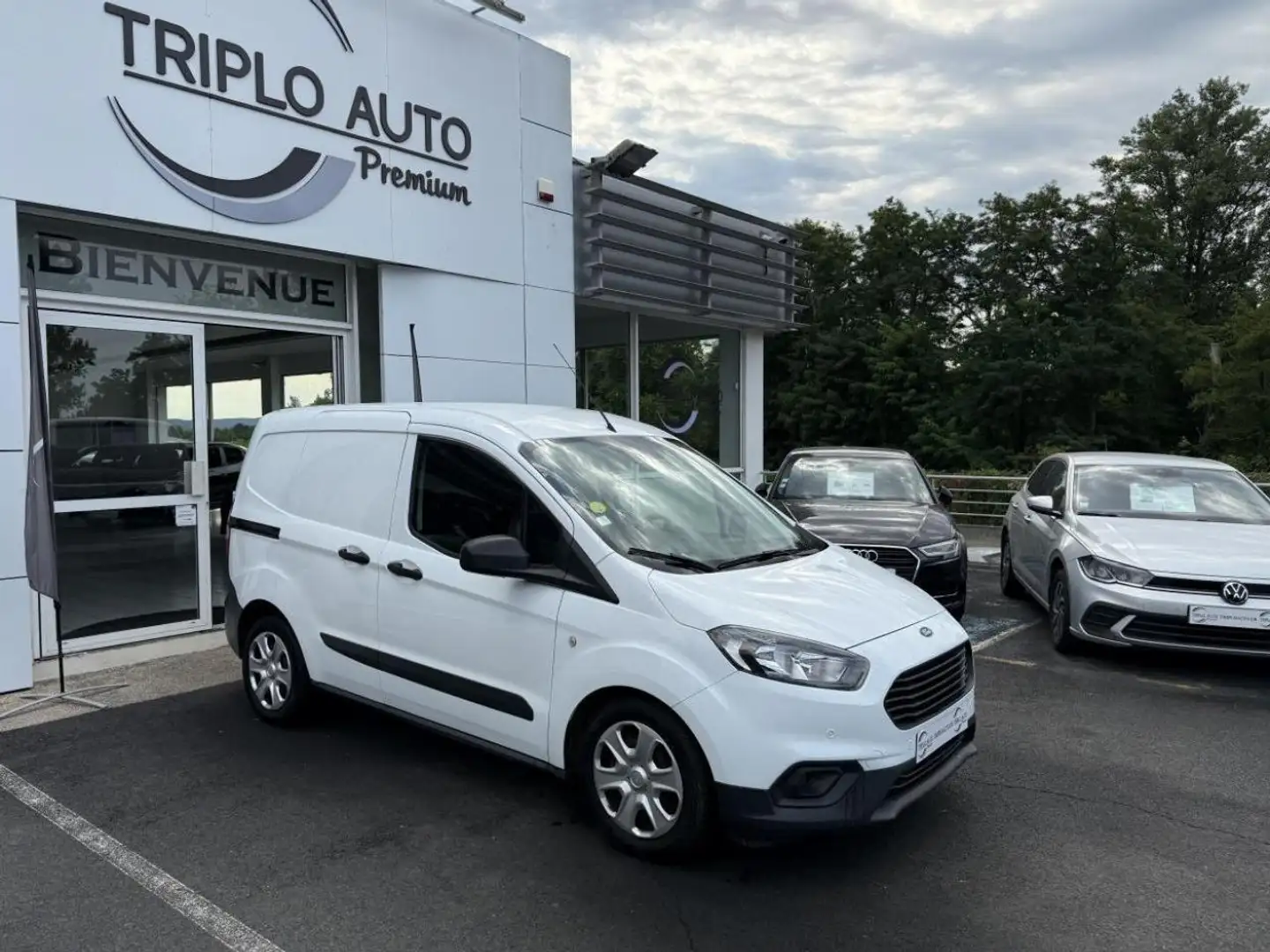 Ford Transit Courier Transit Courier 1.5 TDCi - 75 FOURGON Ambiente CARPLAY + CAMERA AR + RADAR AV/R Blanc - 1