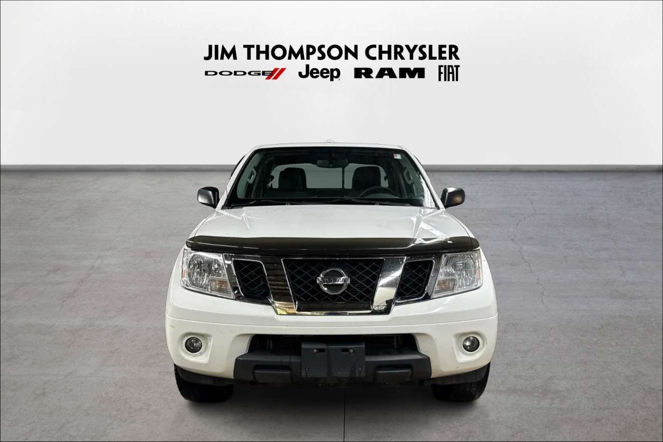 2016 Nissan Frontier SV  | 4.0L V6 Tonneau Cover Heated Seats — снимка 1