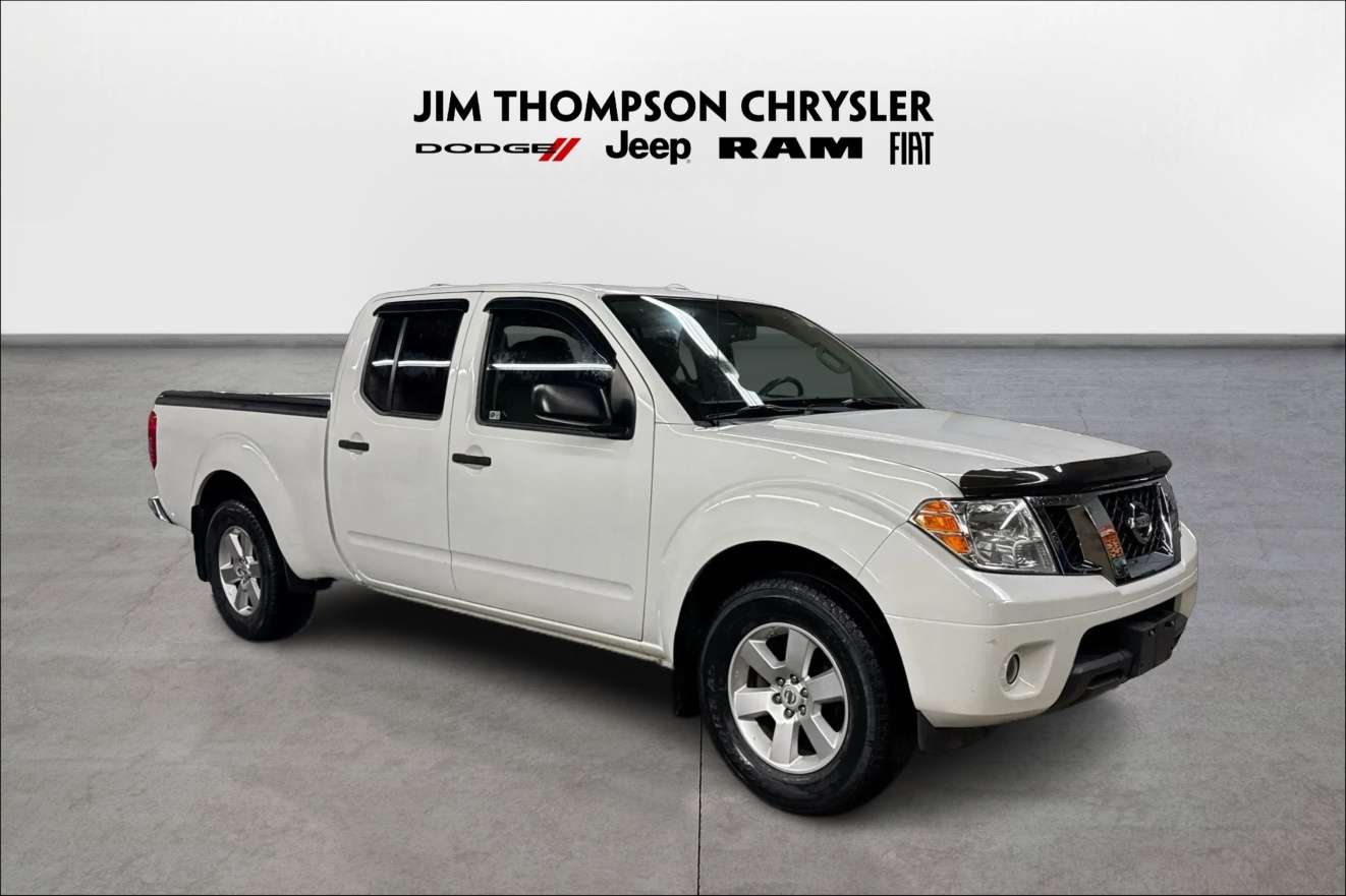 2016 Nissan Frontier SV  | 4.0L V6 Tonneau Cover Heated Seats
