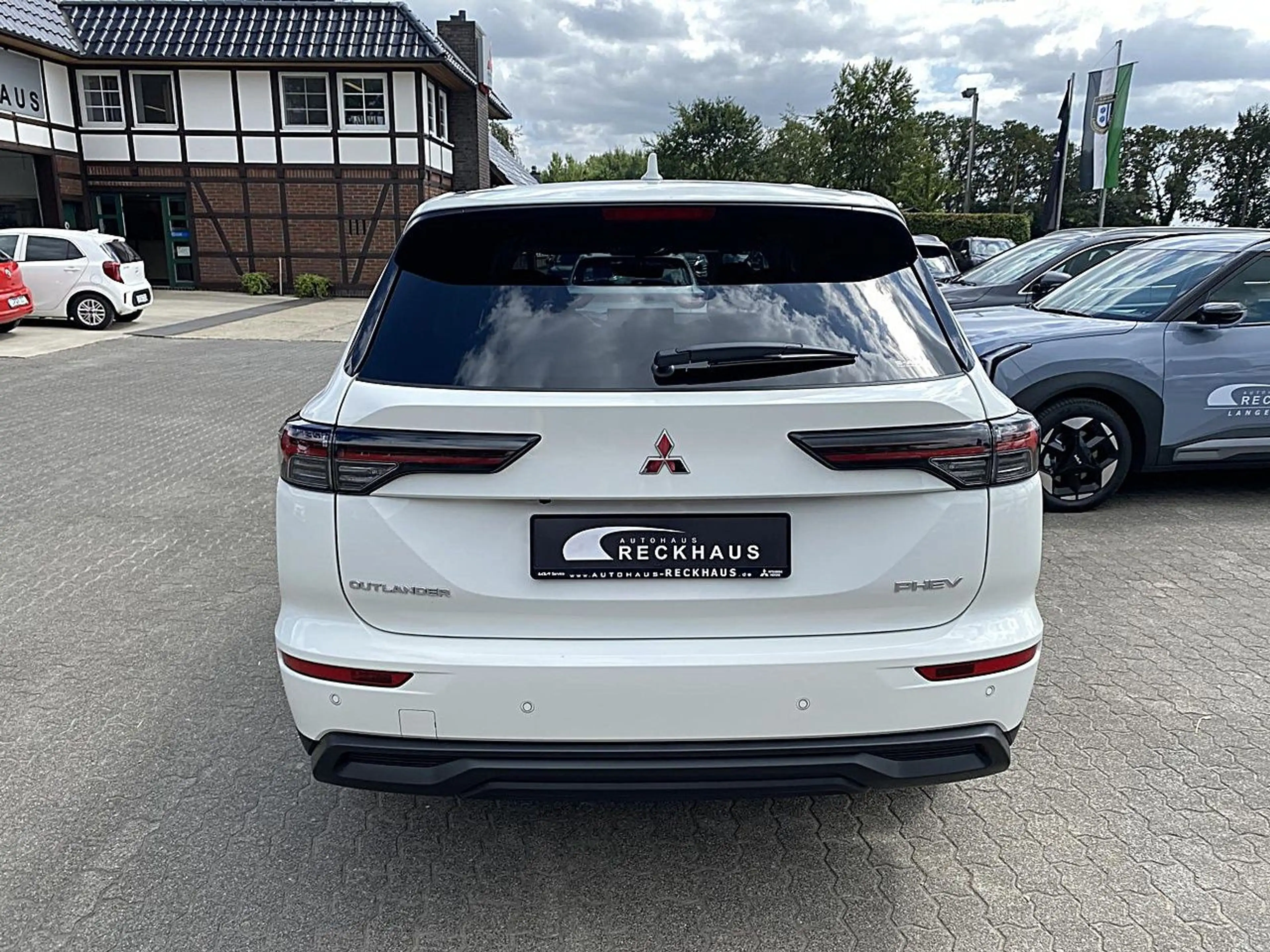 Mitsubishi Outlander Diamant PLUS 2,4l PHEV Carplay LED — photo 8