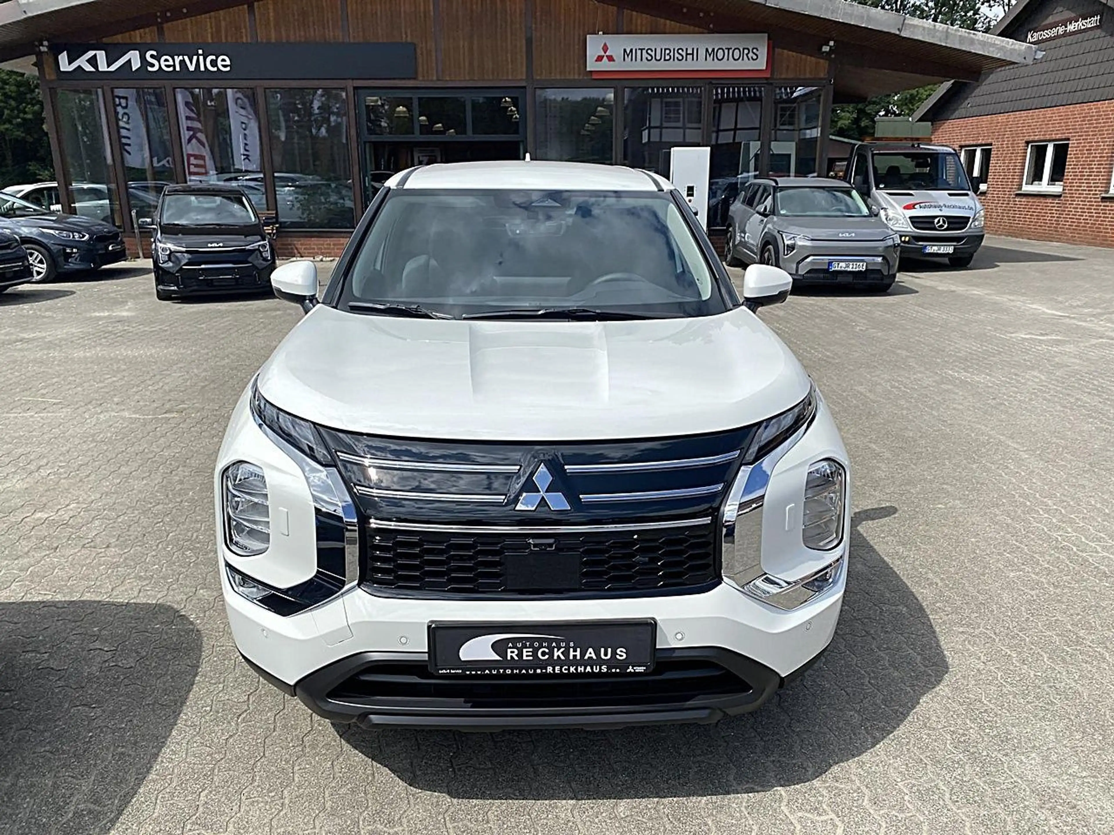 Mitsubishi Outlander Diamant PLUS 2,4l PHEV Carplay LED — photo 7