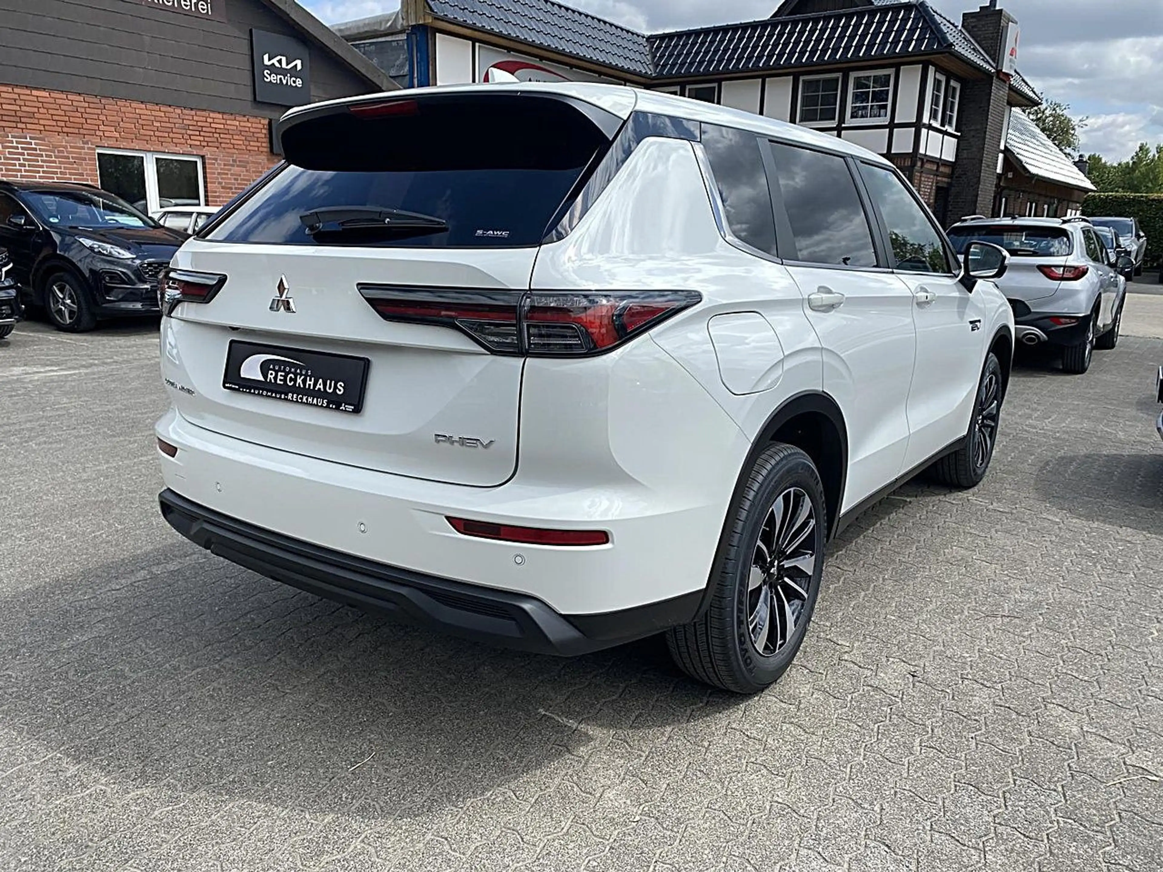 Mitsubishi Outlander Diamant PLUS 2,4l PHEV Carplay LED — photo 4