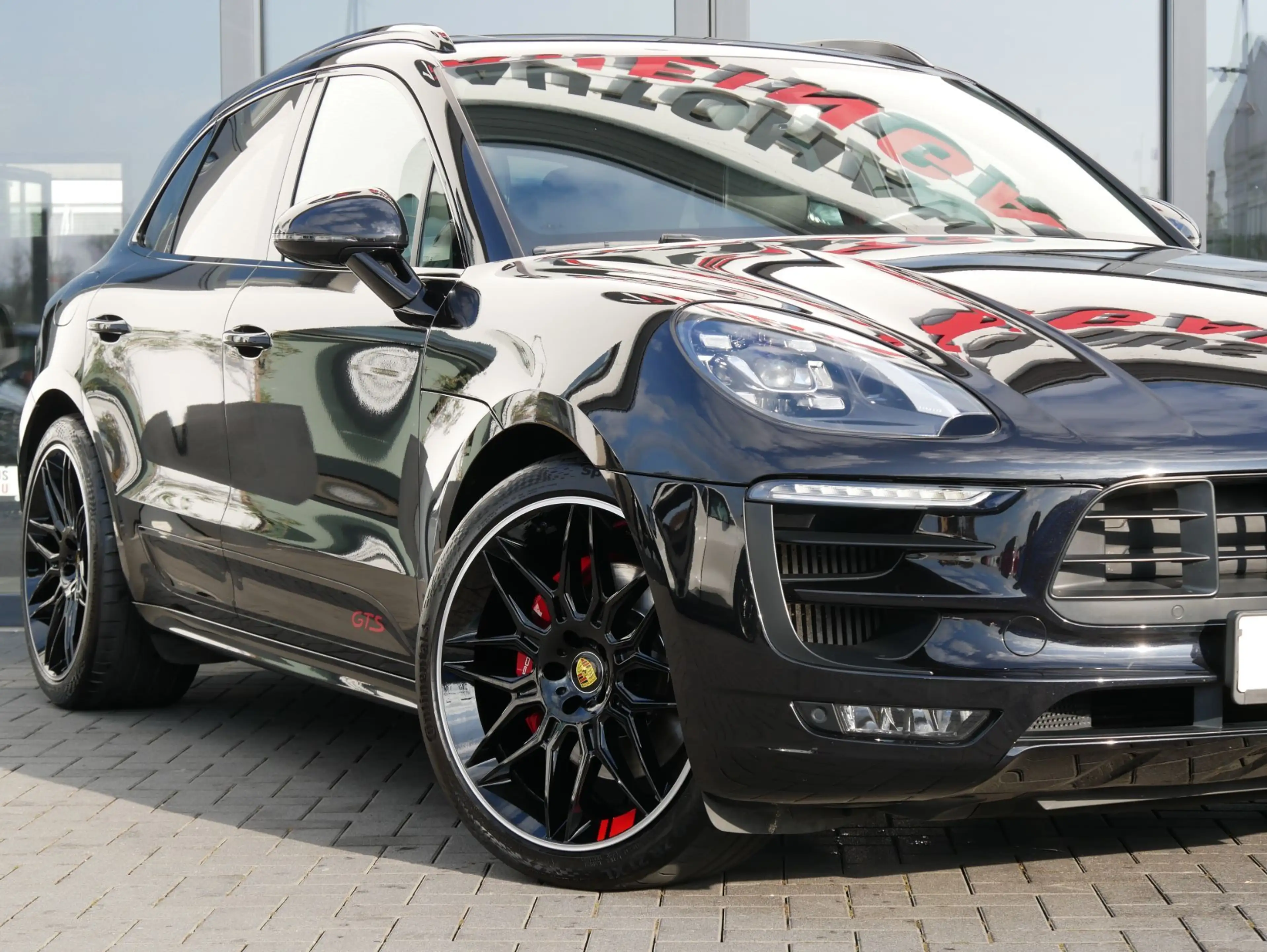Porsche Macan GTS 3.0 PANO CHRONO BOSE STANDHEIZUNG 21" — photo 6