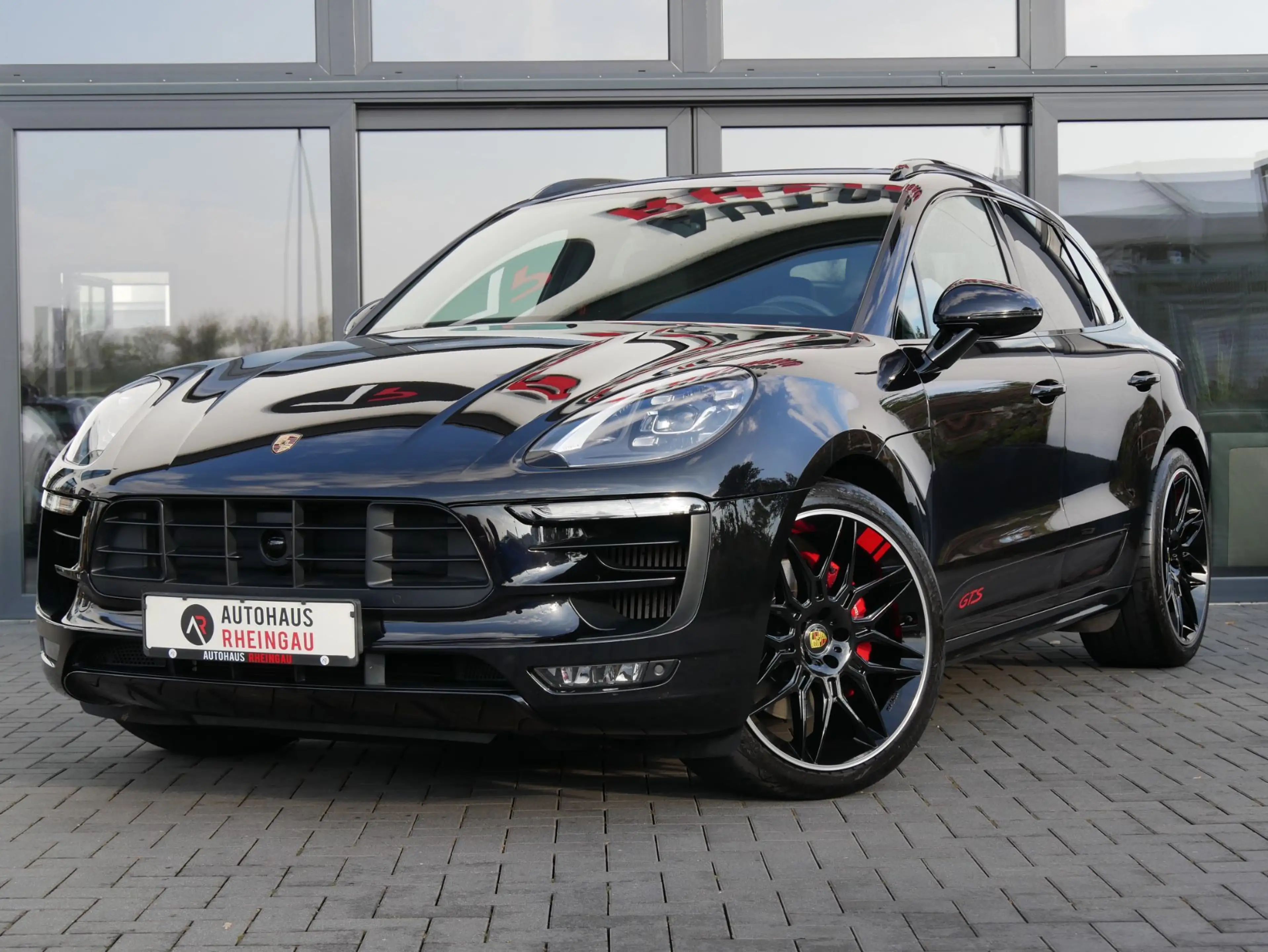 Porsche Macan GTS 3.0 PANO CHRONO BOSE STANDHEIZUNG 21"