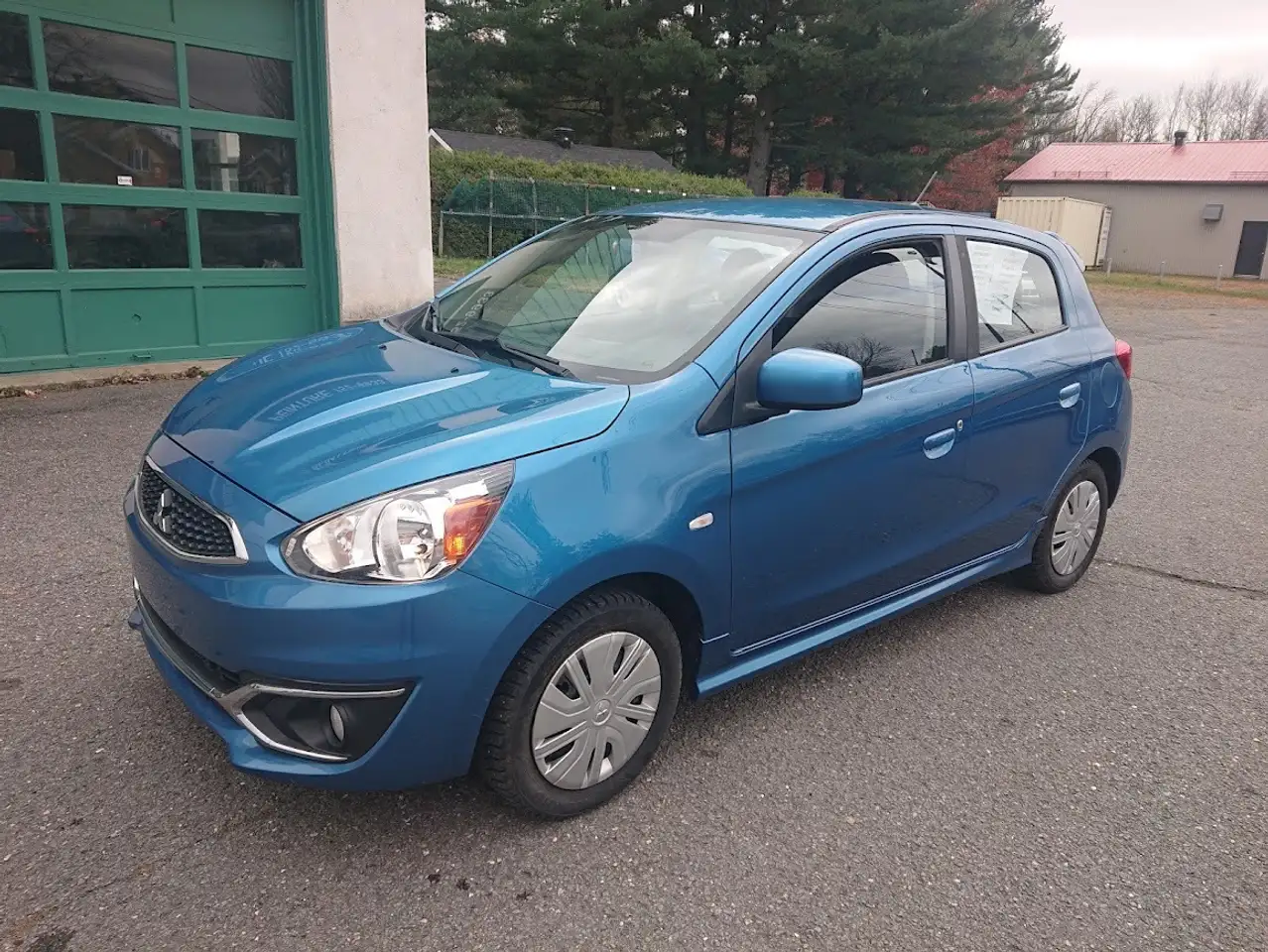 Mitsubishi Mirage снимка Mitsubishi Mirage
