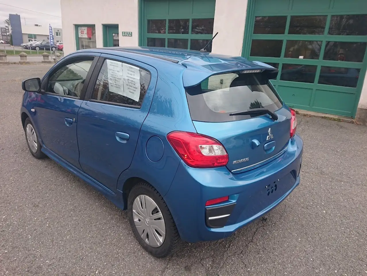 Mitsubishi Mirage снимка Mitsubishi Mirage