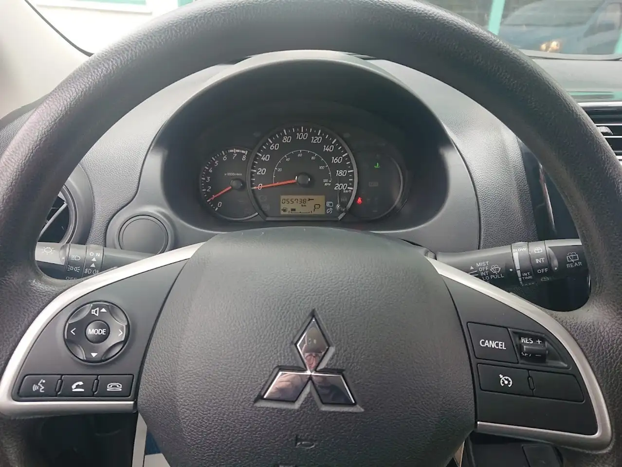 Mitsubishi Mirage снимка Mitsubishi Mirage
