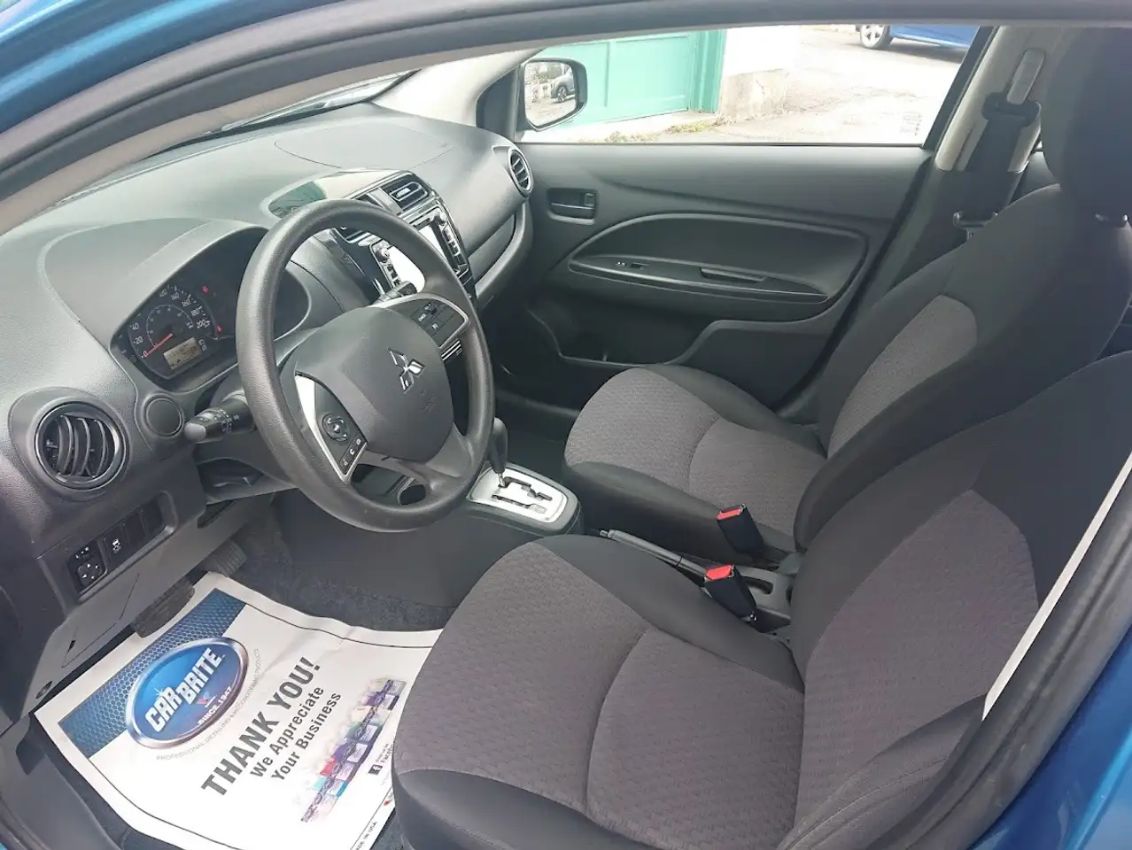 Mitsubishi Mirage снимка Mitsubishi Mirage
