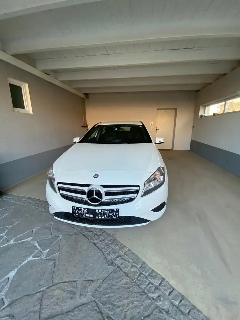 Mercedes-Benz A 180 A 180 CDI BlueEfficiency Edition Lifestyle Edition Lifestyle Weiß - 1