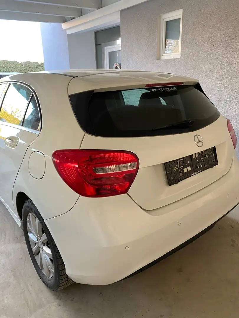 Mercedes-Benz A 180 A 180 CDI BlueEfficiency Edition Lifestyle Edition Lifestyle Weiß - 2