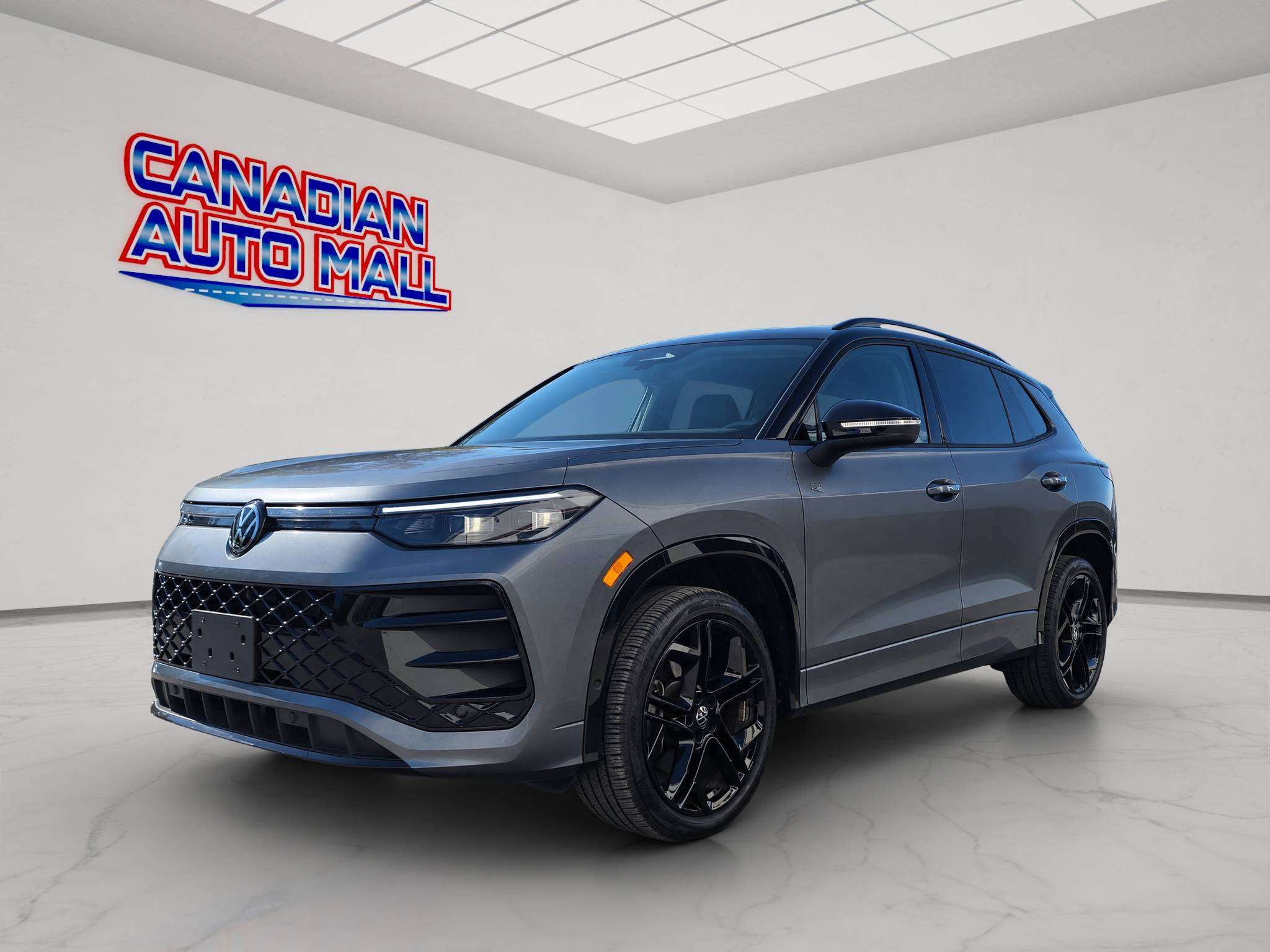2026 Volkswagen Tiguan COMFORTLINE R-LINE BLACK EDITION, 14K! — снимка 3