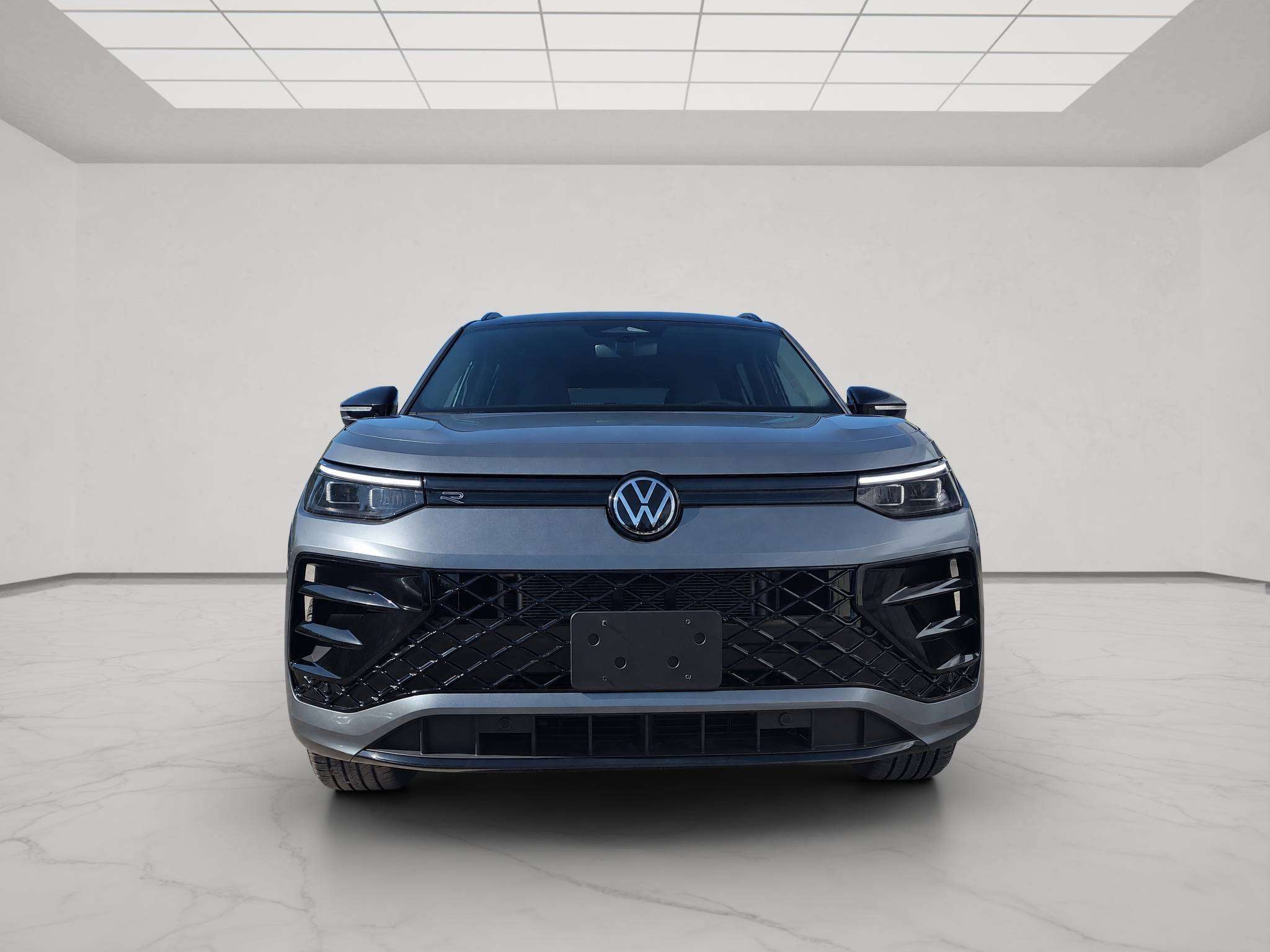 2026 Volkswagen Tiguan COMFORTLINE R-LINE BLACK EDITION, 14K! — снимка 2