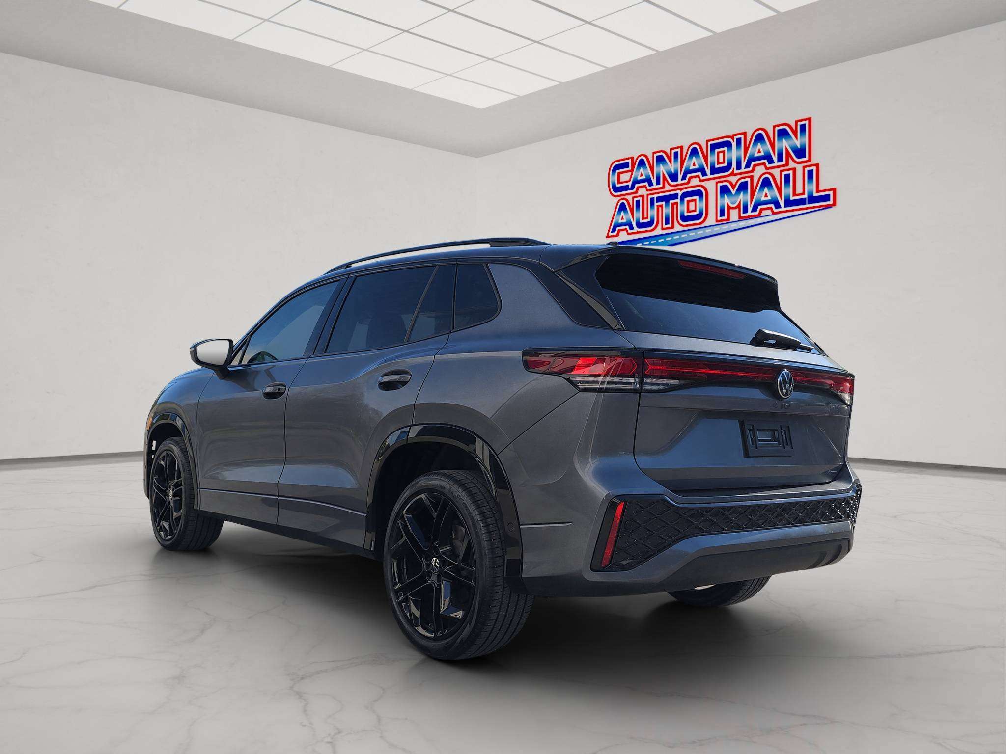 2026 Volkswagen Tiguan COMFORTLINE R-LINE BLACK EDITION, 14K! — снимка 5