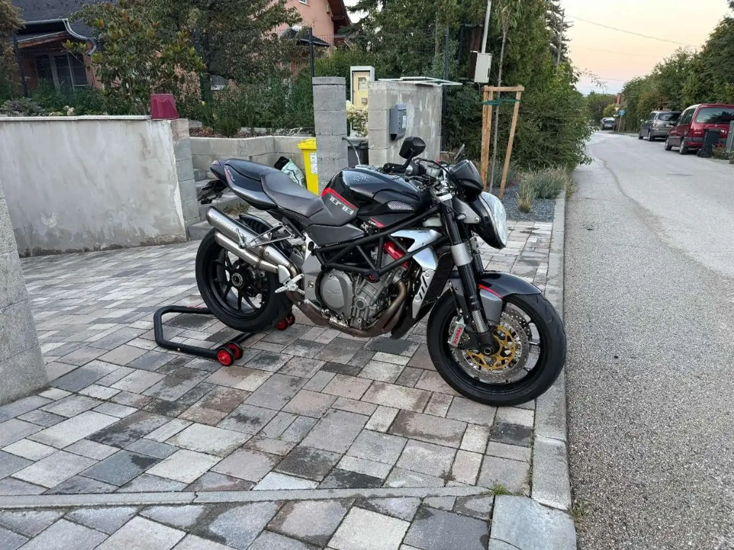 MV Agusta Brutale 1078 RR Fekete - 2