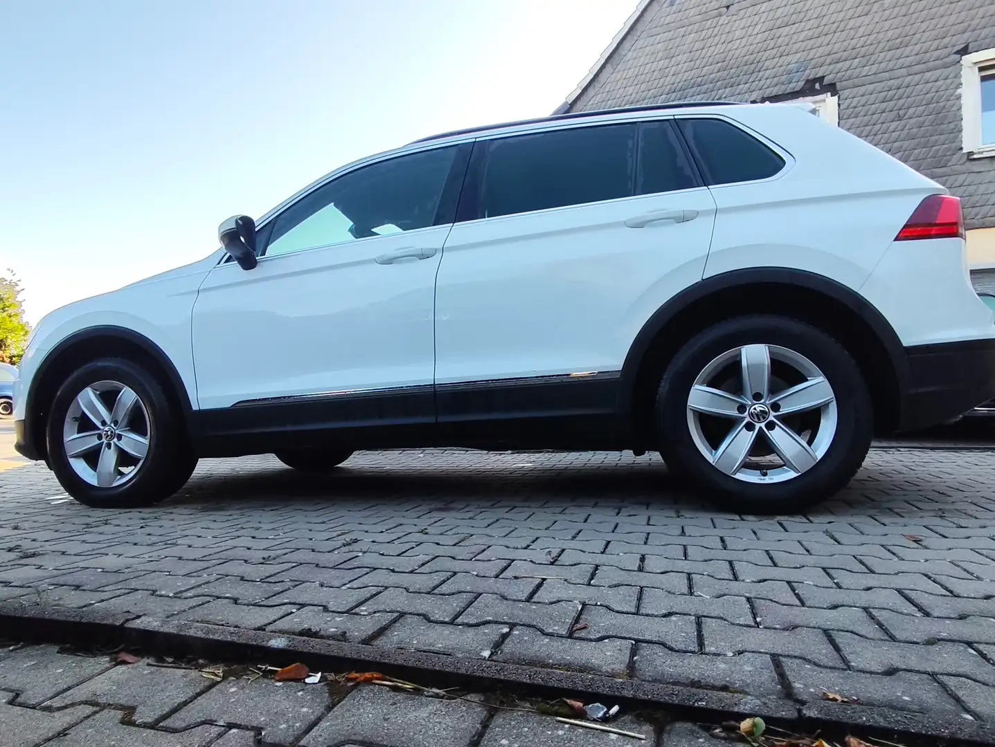 Volkswagen Tiguan Tiguan Diesel 2.0 TDI SCR 4Motion (BlueMotion Tec Blanc - 2