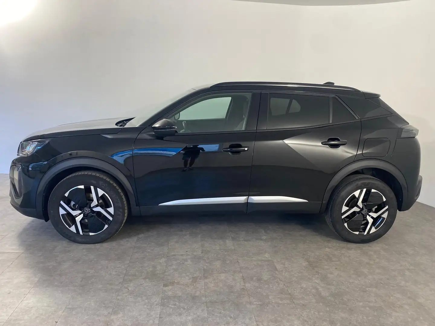 Peugeot 2008 1.2 PureTech 100 Allure LED*PDC 74 kW (101 PS),... Schwarz - 2