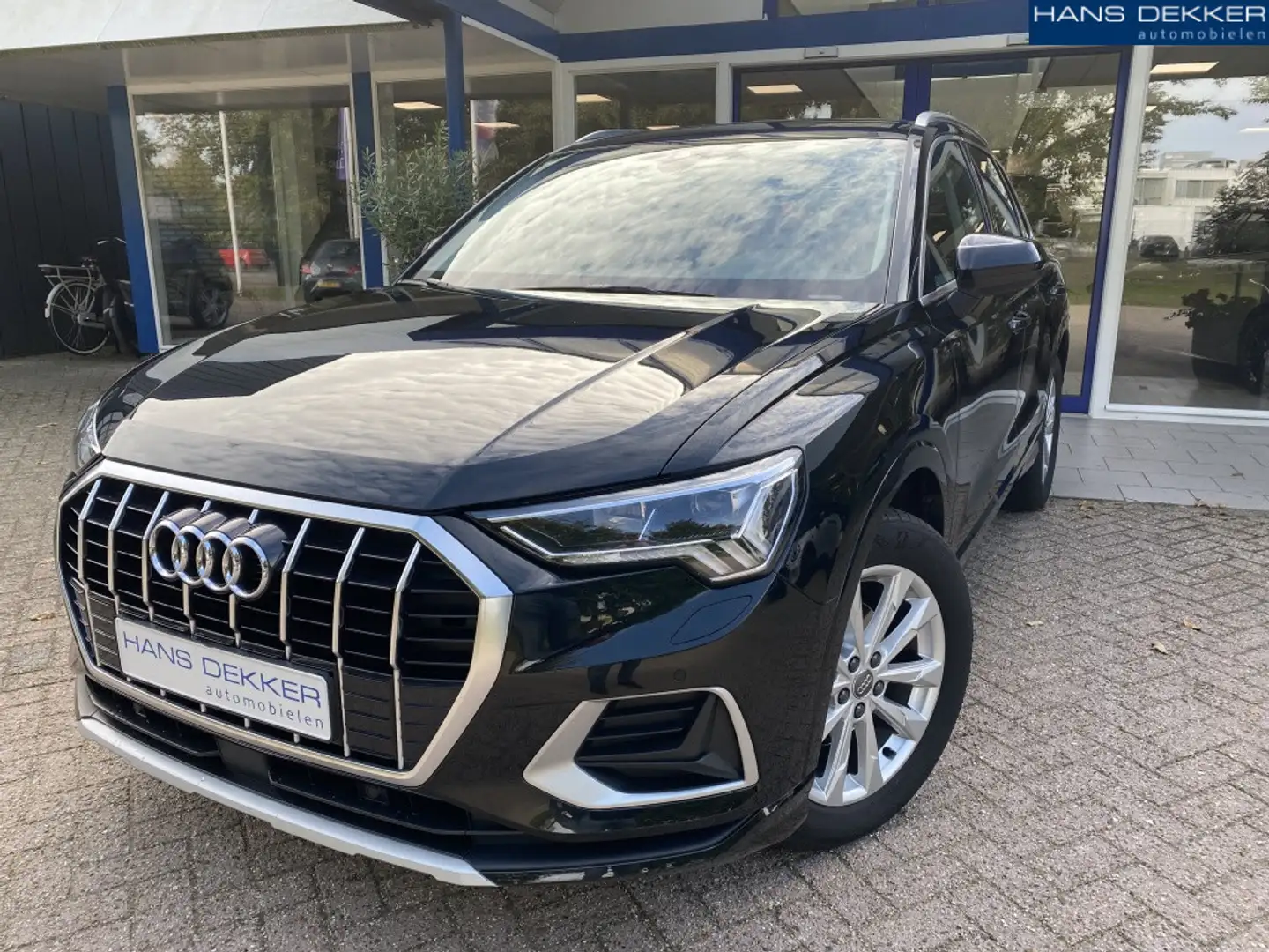 Audi Q3 35 TFSI S L. Pro L.S Zwart - 1
