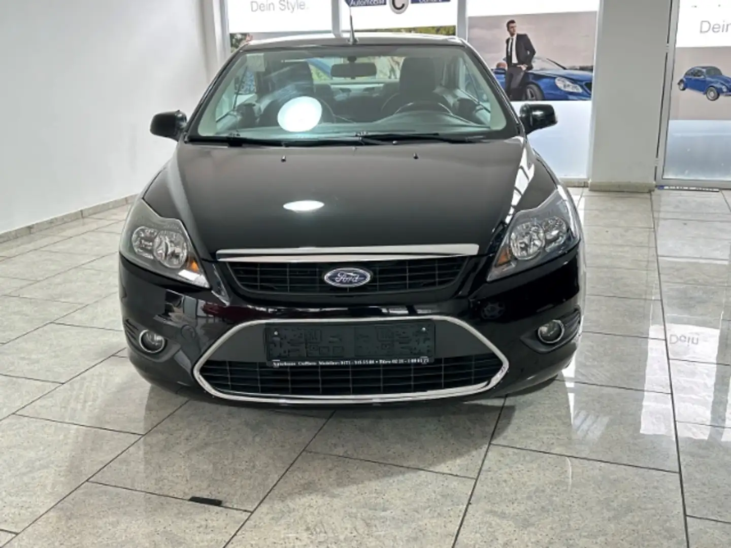 Ford Focus Cabrio Blue Magic 2.0 Klima TÜV 11/26 SHZ PDC Koll Schwarz - 1