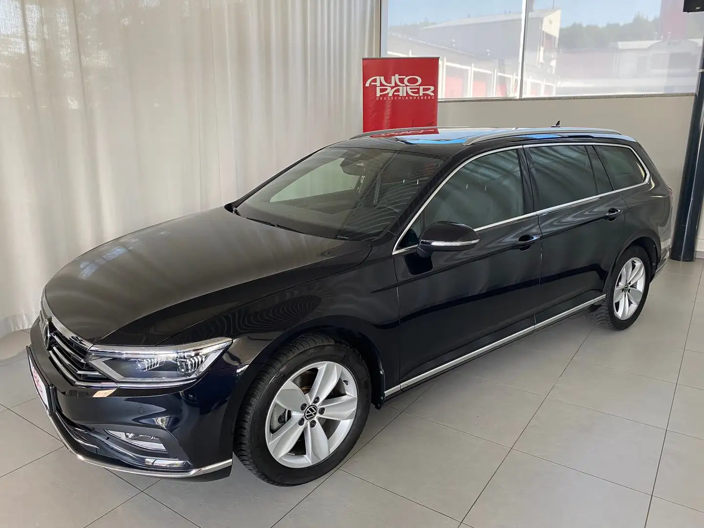 Volkswagen Passat Variant Elegance Schwarz - 2