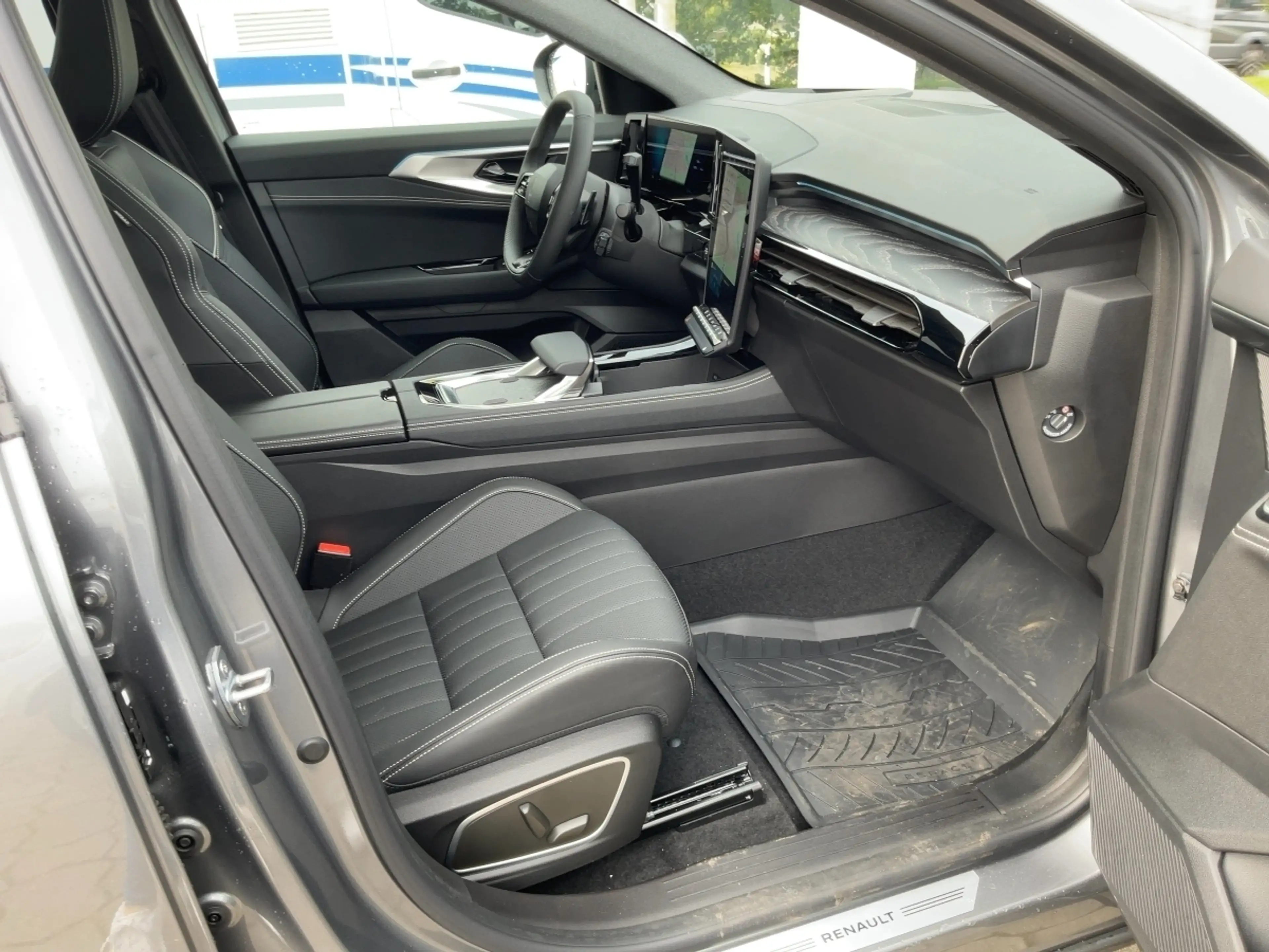 Renault Espace 6 Iconic E-Tech Full Hybrid 200 5-Sitzer — photo 11