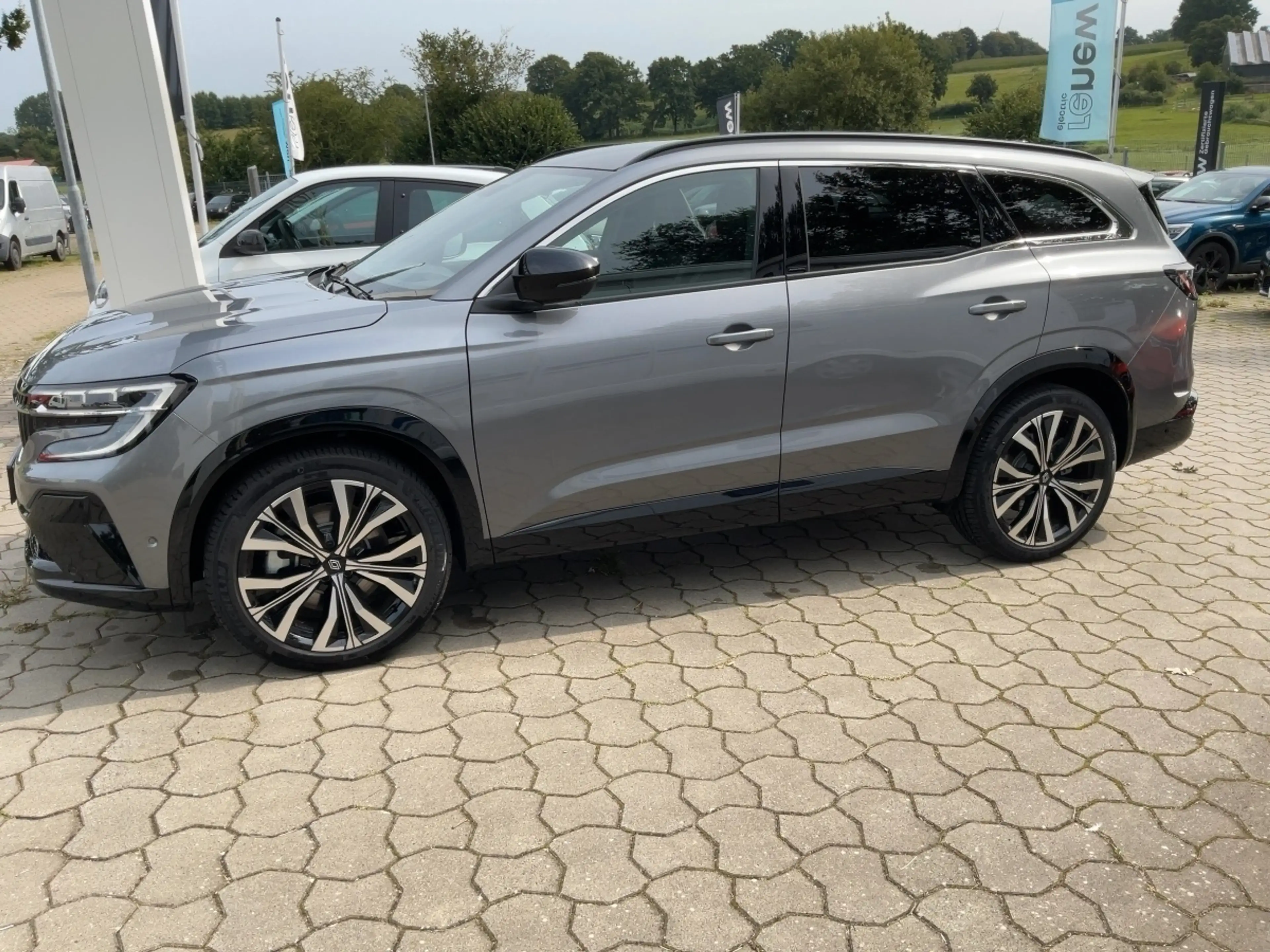 Renault Espace 6 Iconic E-Tech Full Hybrid 200 5-Sitzer — photo 2
