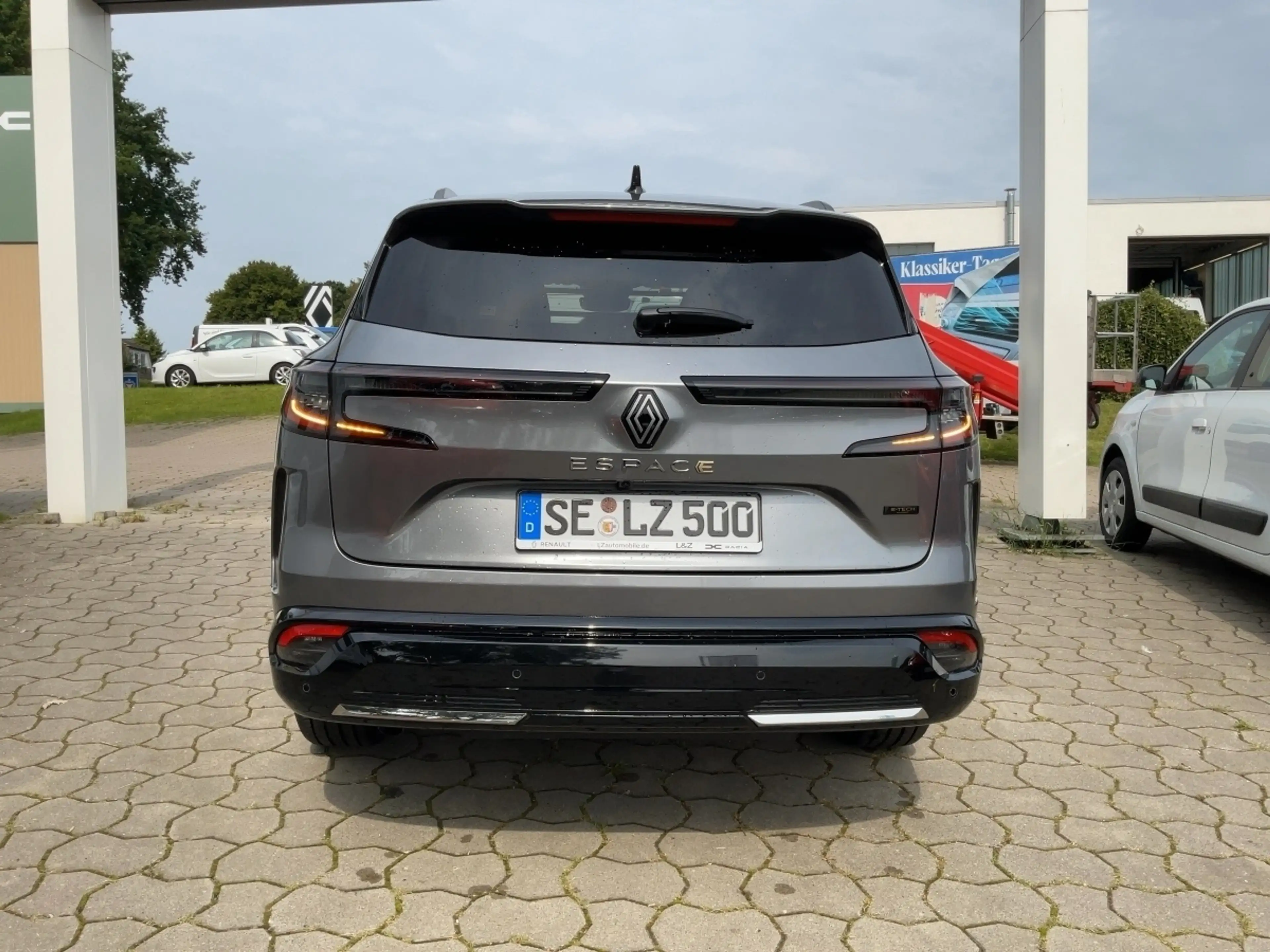 Renault Espace 6 Iconic E-Tech Full Hybrid 200 5-Sitzer — photo 3