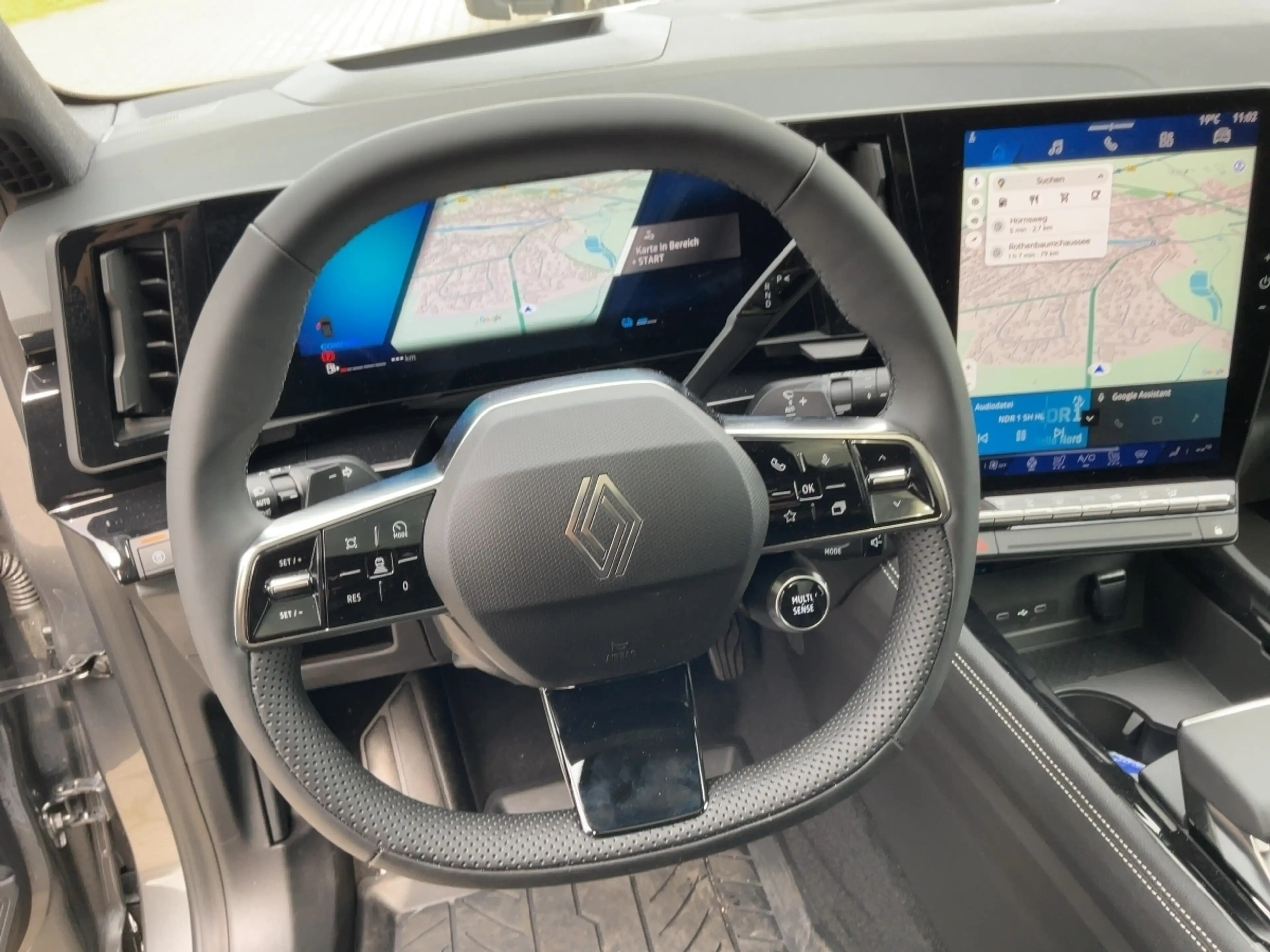 Renault Espace 6 Iconic E-Tech Full Hybrid 200 5-Sitzer — photo 9