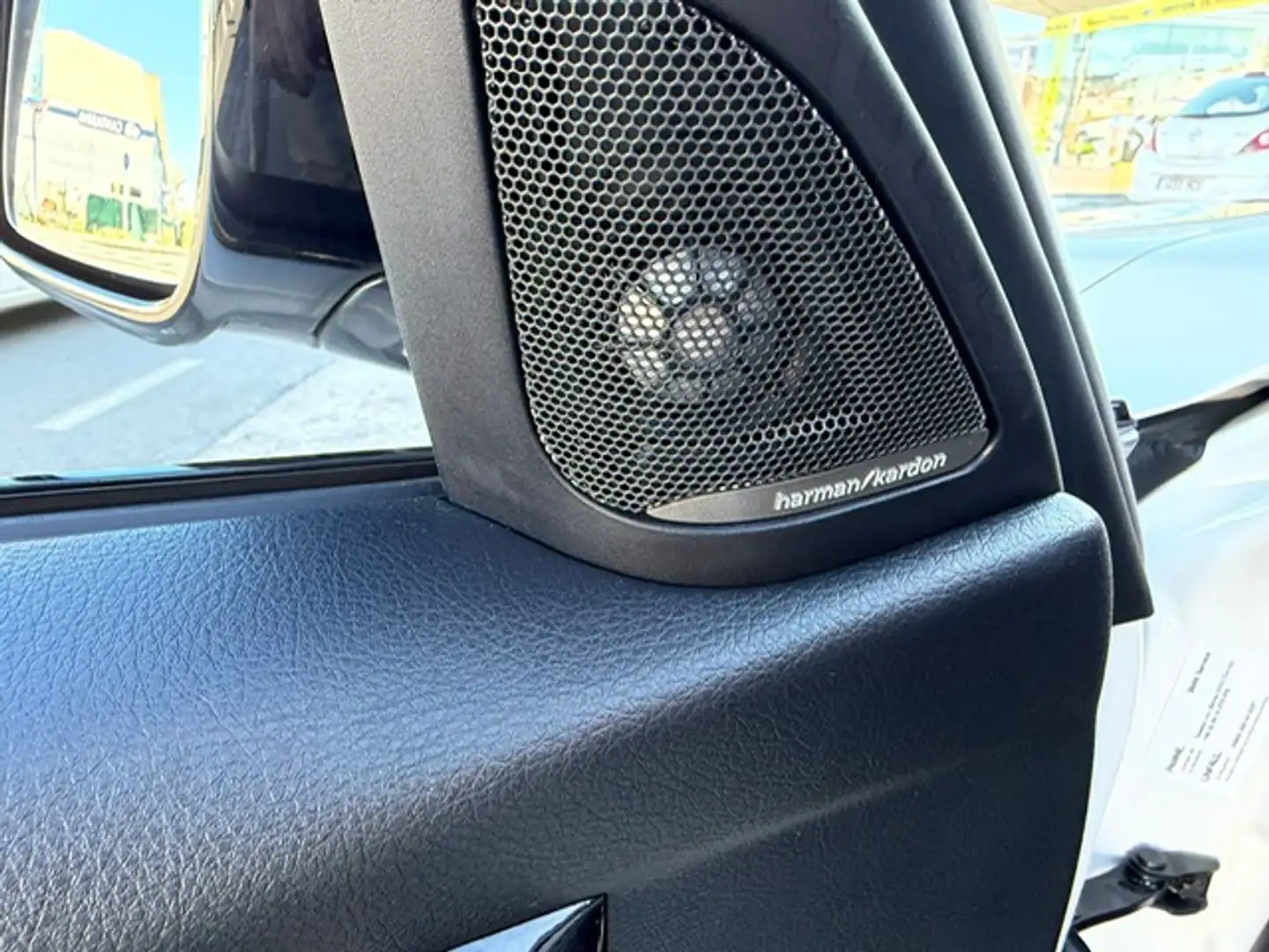 BMW 330 330dA Touring xDrive Weiß - 2