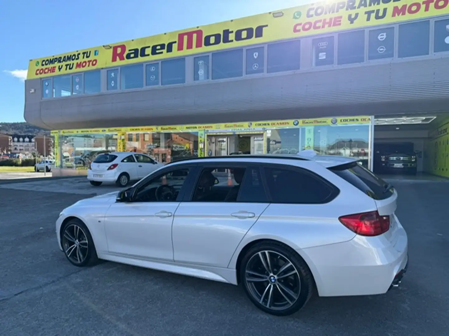 BMW 330 330dA Touring xDrive Weiß - 1