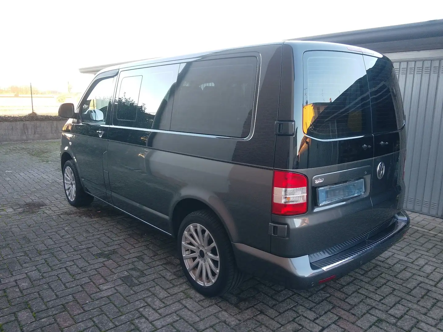 Volkswagen T5 Kombi - 2
