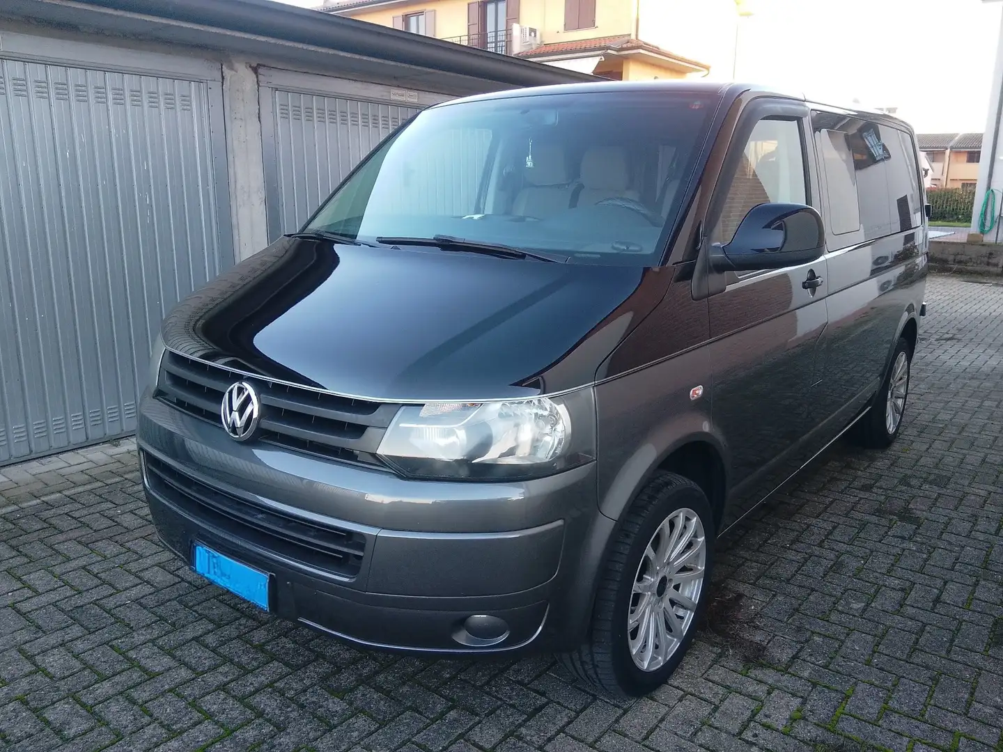Volkswagen T5 Kombi - 1