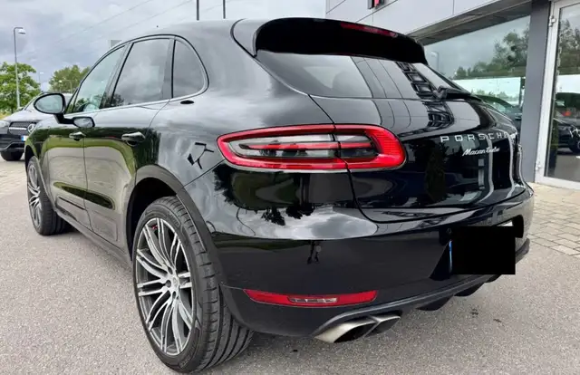 Porsche Macan view 4