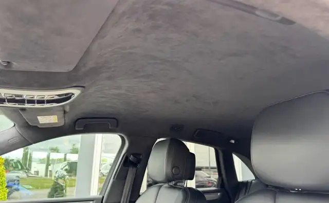 Porsche Macan view 14