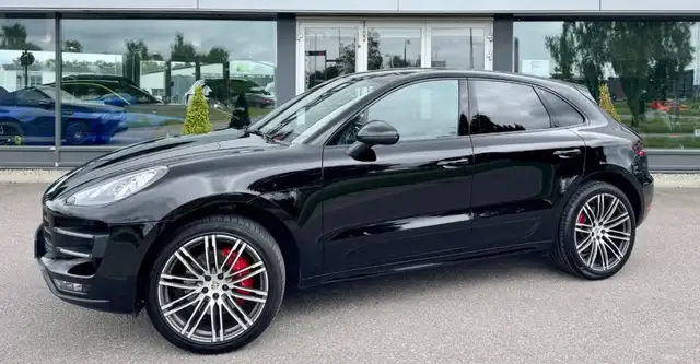 Porsche Macan view 2