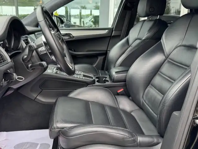 Porsche Macan view 10