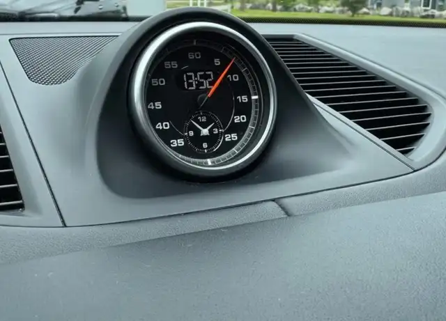 Porsche Macan view 15