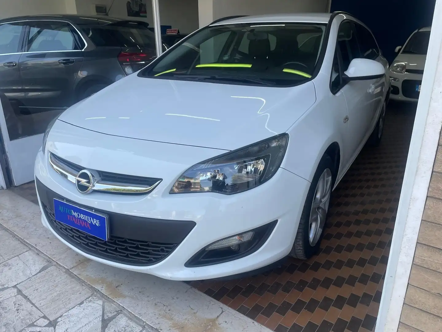 Opel Astra 1.4 Turbo 140CV 4 porte GPL Tech Elective Blanc - 2