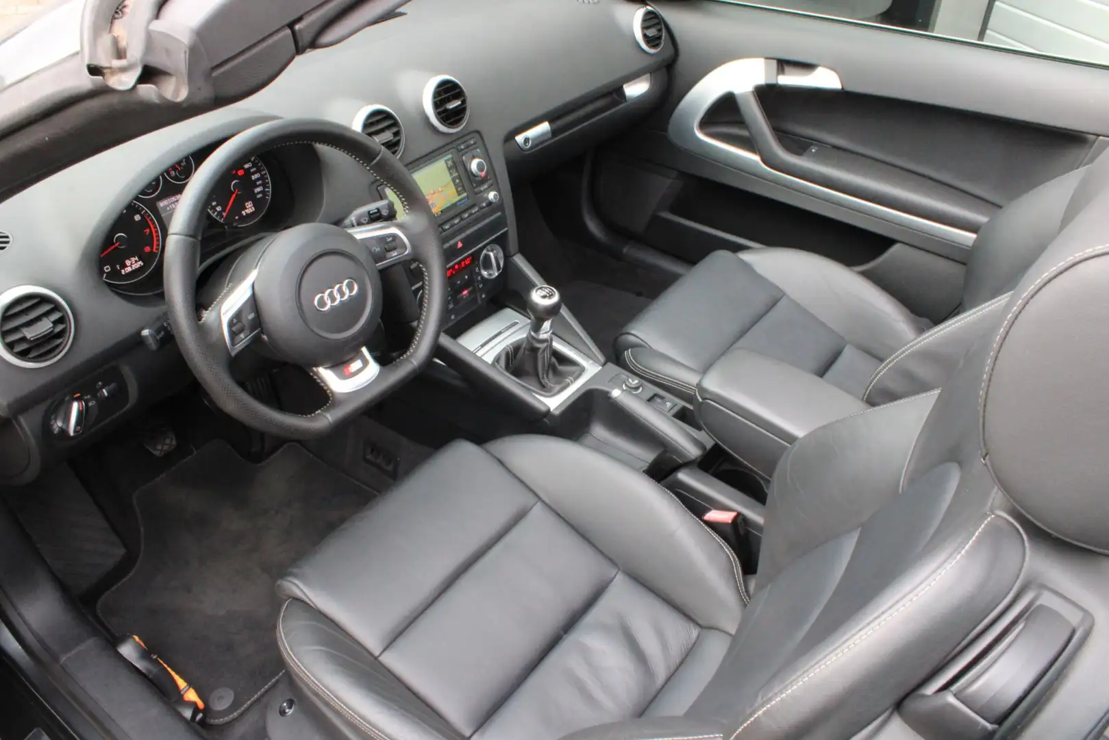 Audi A3 Cabriolet 1.8 TFSI S-edition Nieuwe Kap | Stoelver Grau - 2