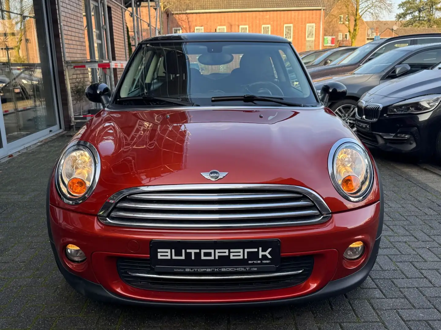 MINI Cooper Automatik Modellpflege TÜV NEU Orange - 2