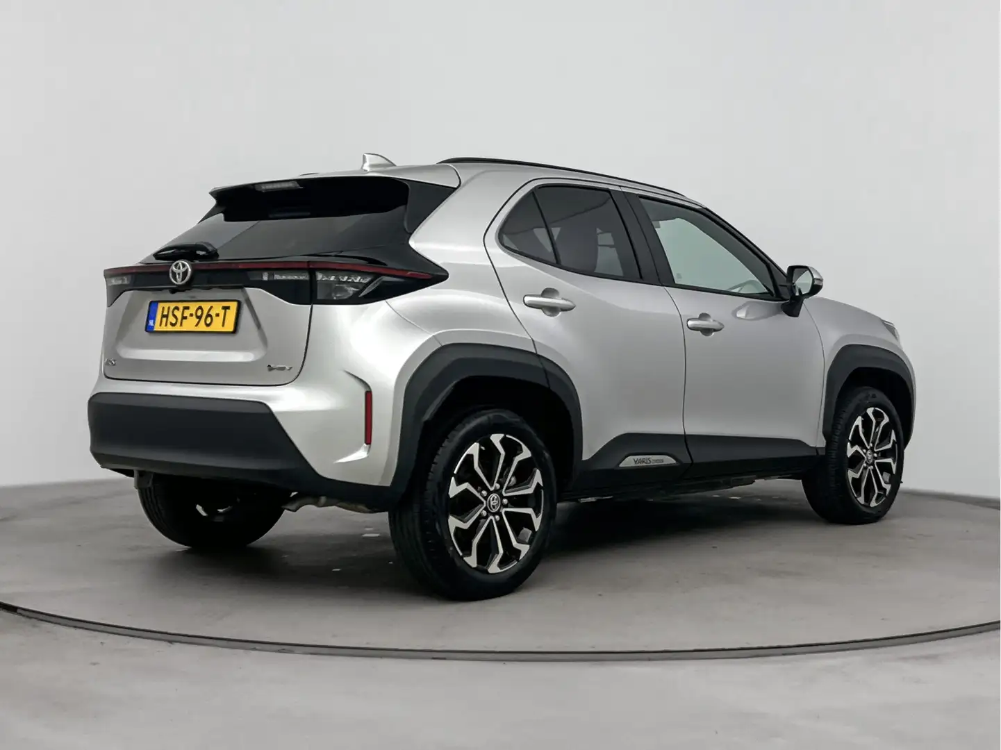 Toyota Yaris Cross 1.5 Hybrid 115 First Edition Limited | Stoel /- St Argent - 2