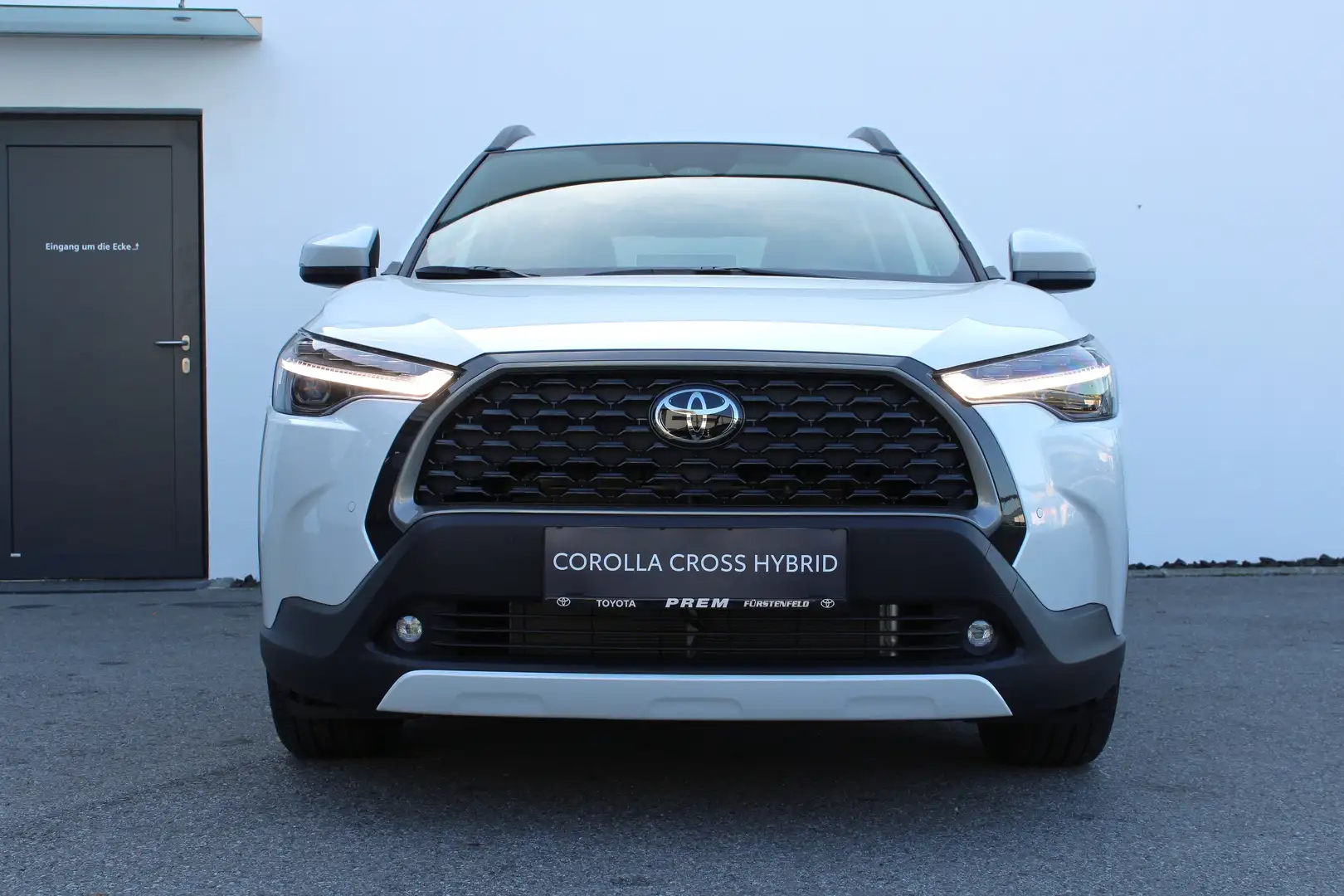 Toyota Corolla Cross 1.8 Hybrid ACTIVE DRIVE Aut. Weiß - 1