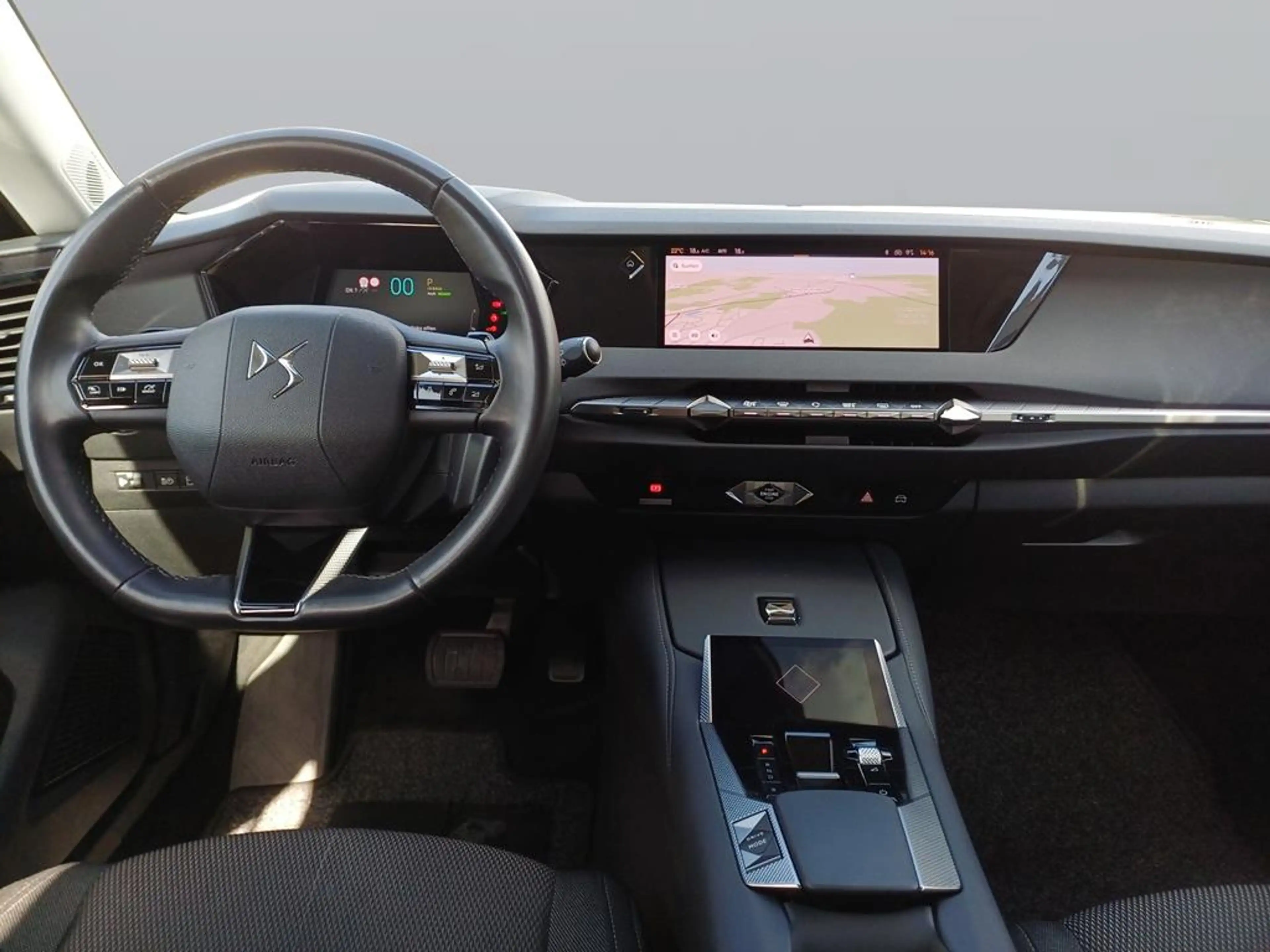 DS Automobiles DS 4 E-Tense Bastille — photo 10