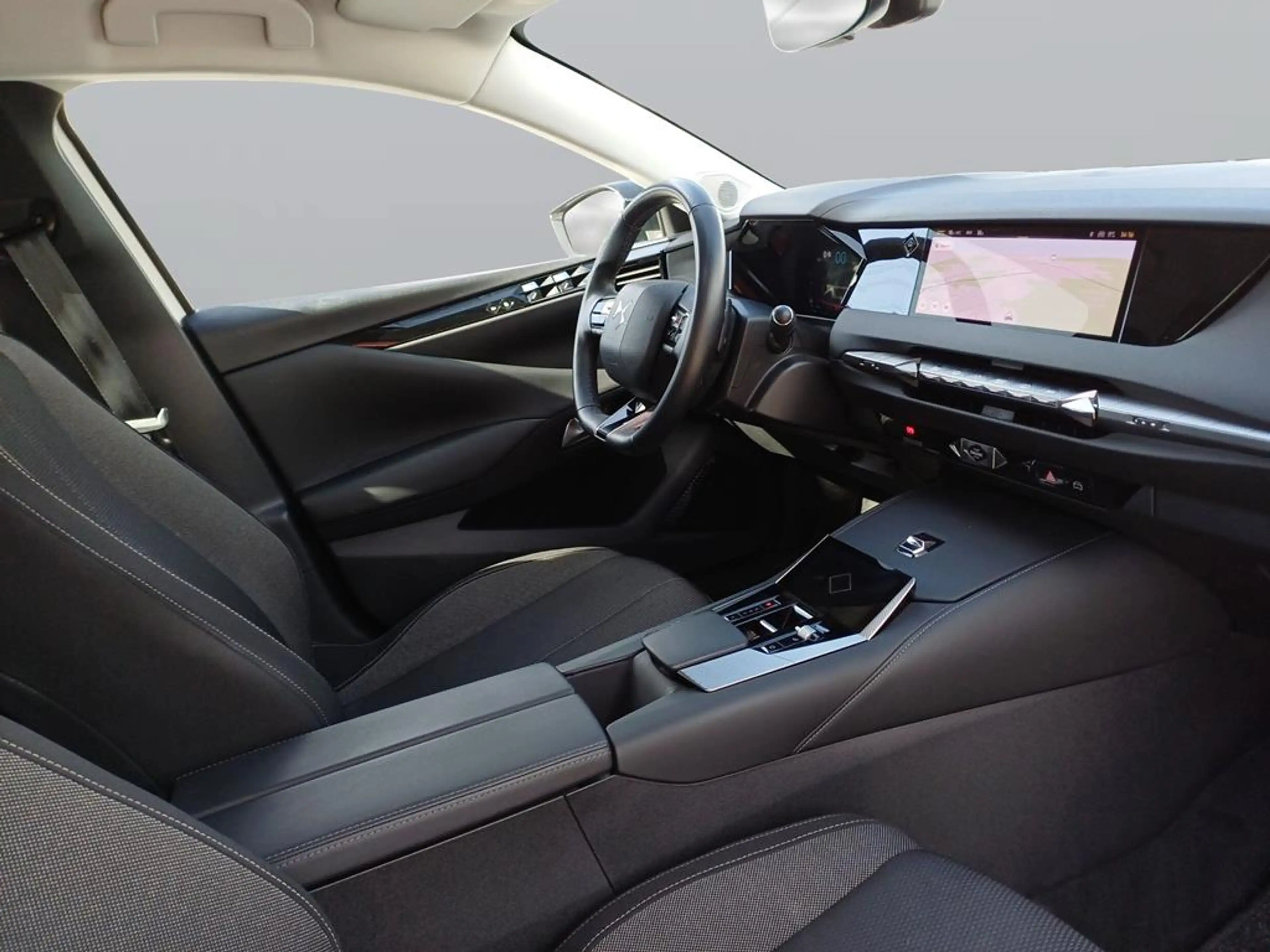 DS Automobiles DS 4 E-Tense Bastille — photo 11