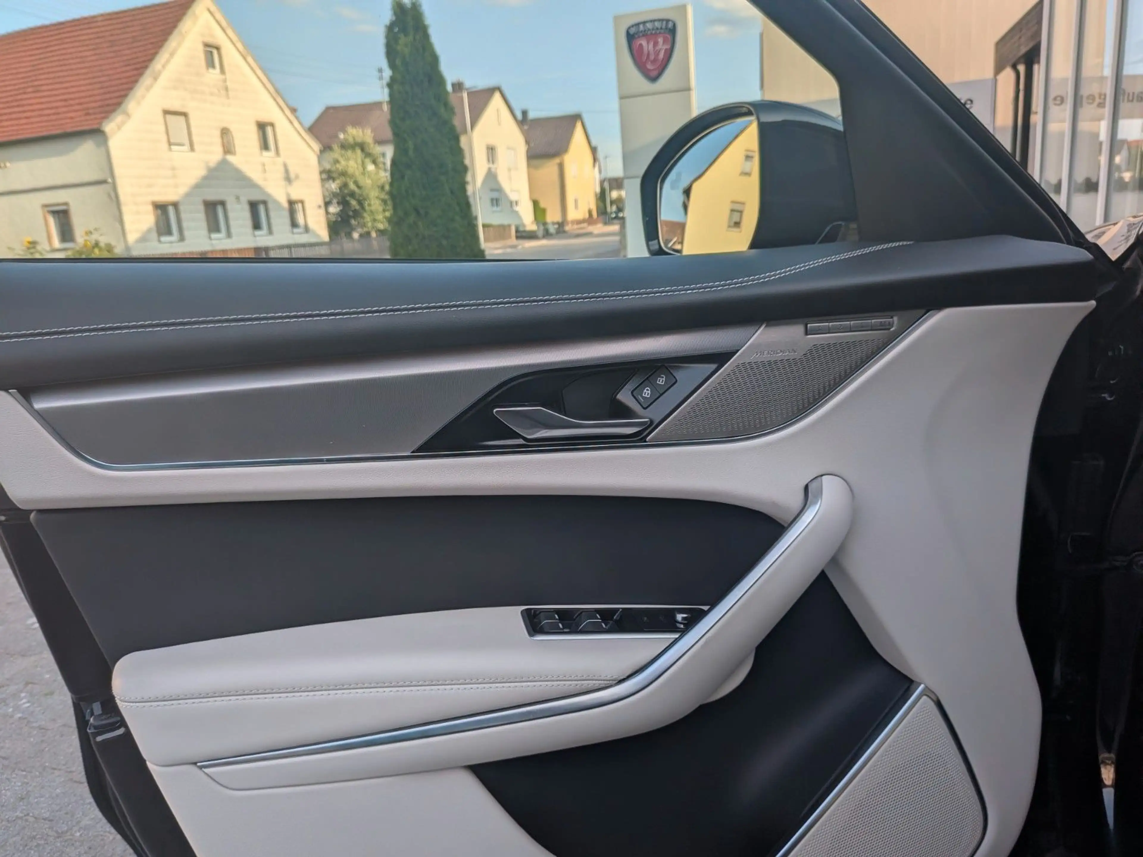 Jaguar F-Pace D300 R-DYNAMIC SE MY2024*Massage*Sitzlüft — photo 15
